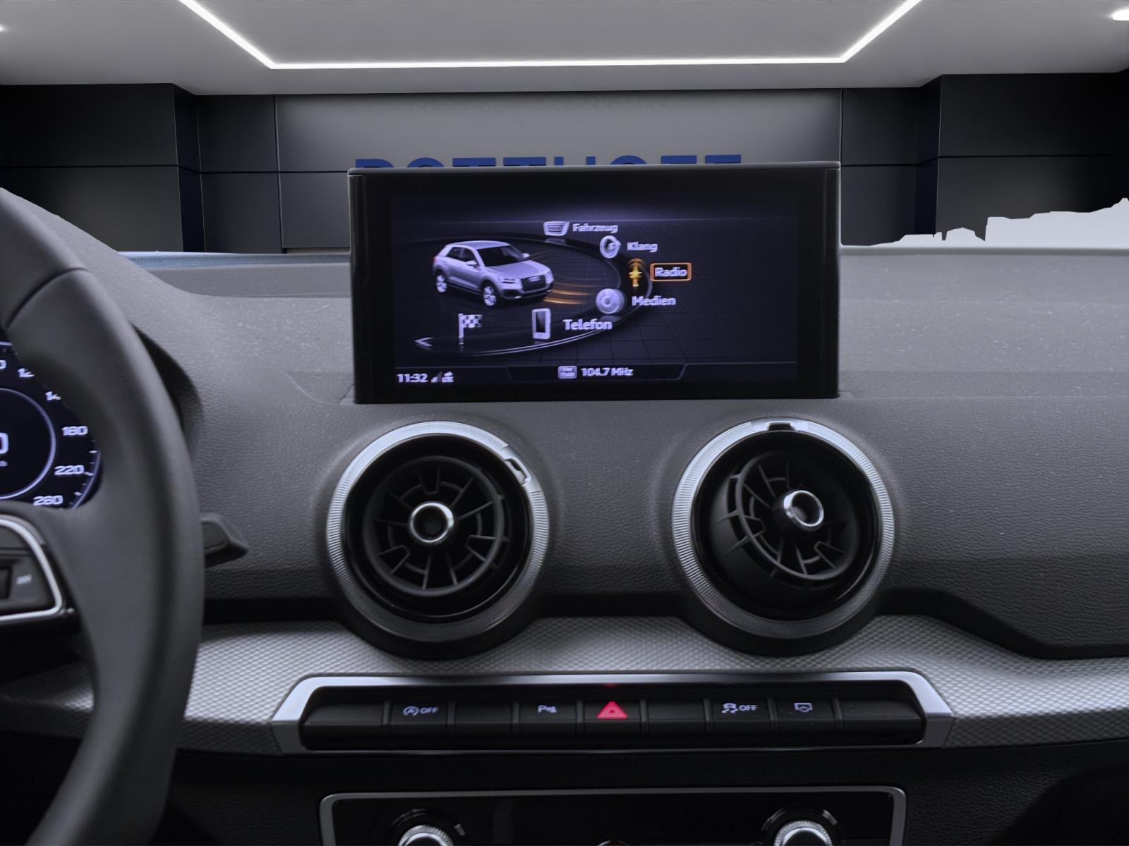 Audi Q2 30 TDI S LINE PDC NAVI AHK SITZHZG LM18