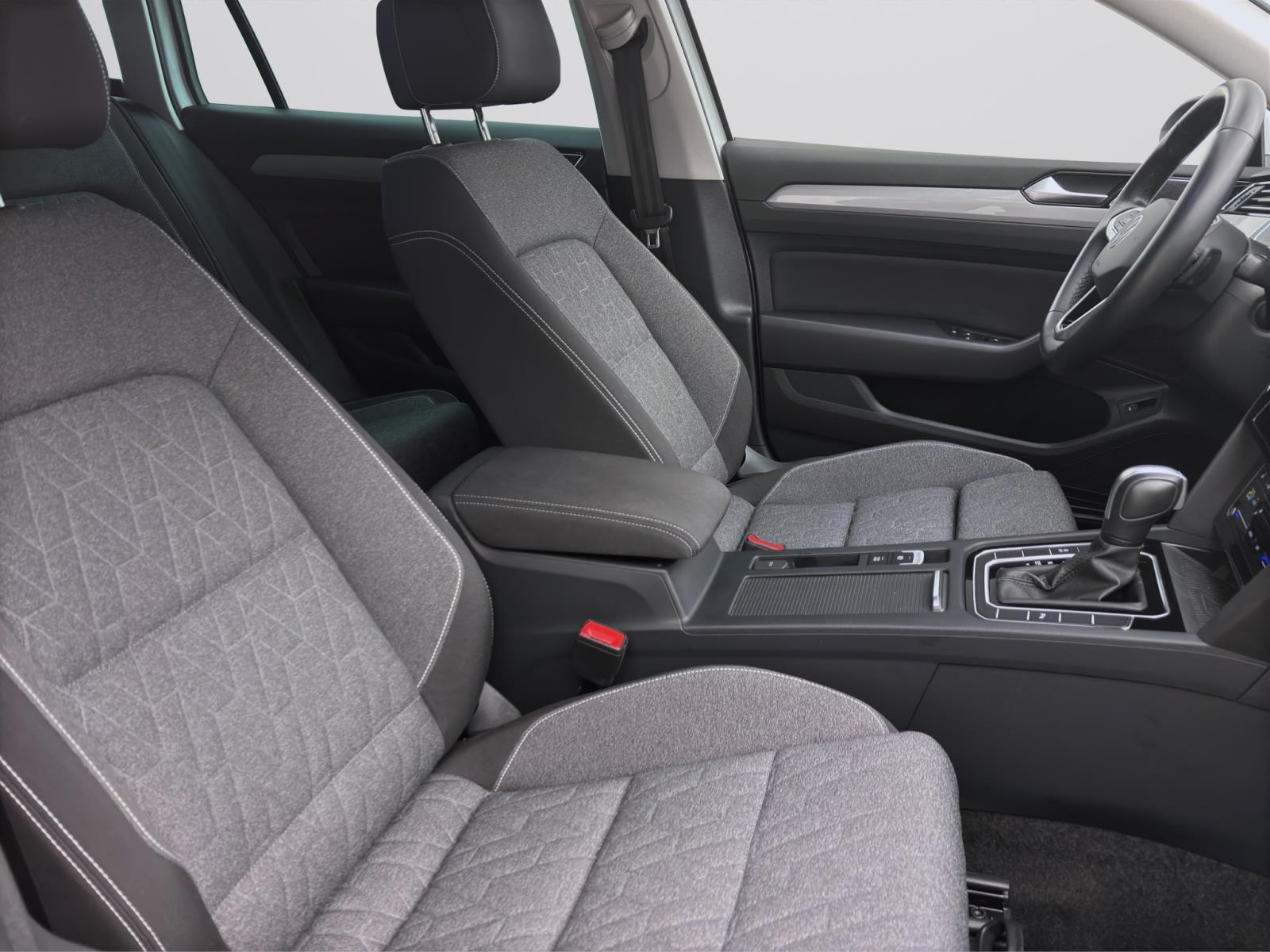 Volkswagen Passat Variant 2.0 TDI DSG BUSINESS NAVI KAMERA PDC