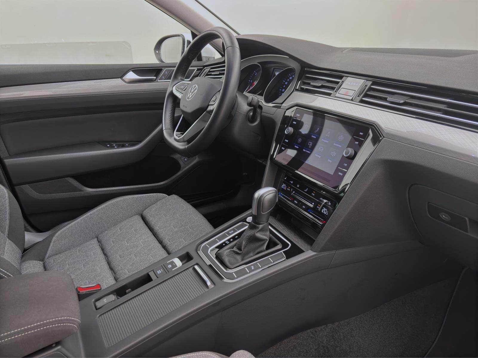 Volkswagen Passat Variant 2.0 TDI DSG BUSINESS NAVI KAMERA PDC