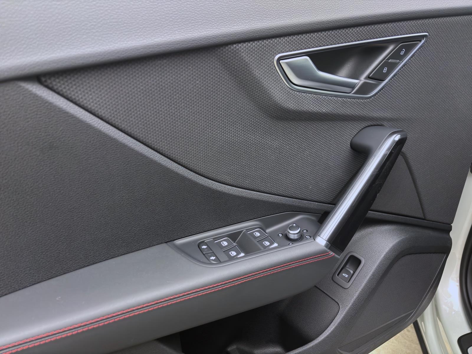 Audi Q2 30 TDI S LINE PDC LED LEDER NAVI AHK LM17