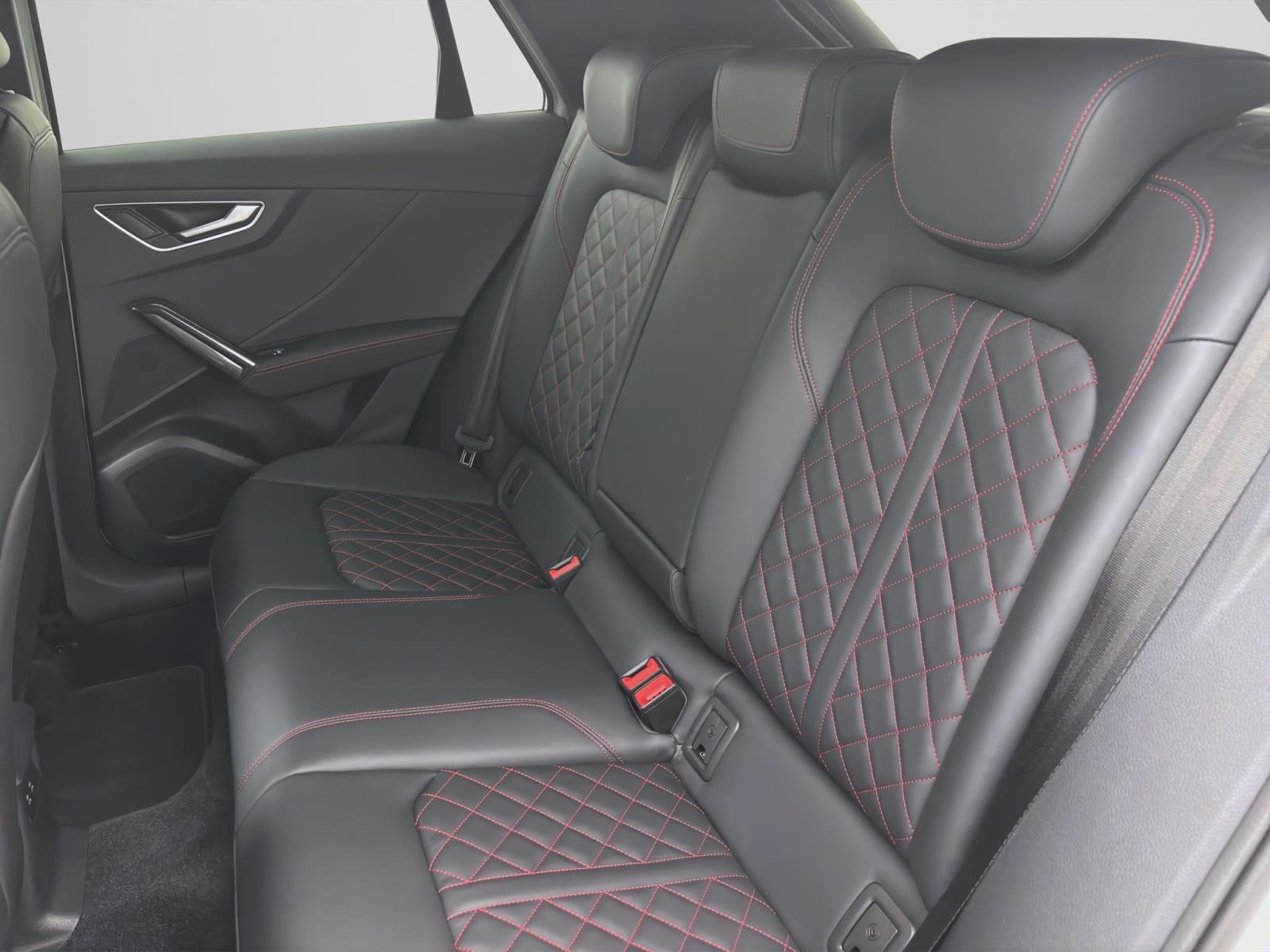 Audi Q2 30 TDI S LINE PDC LED LEDER NAVI AHK LM17