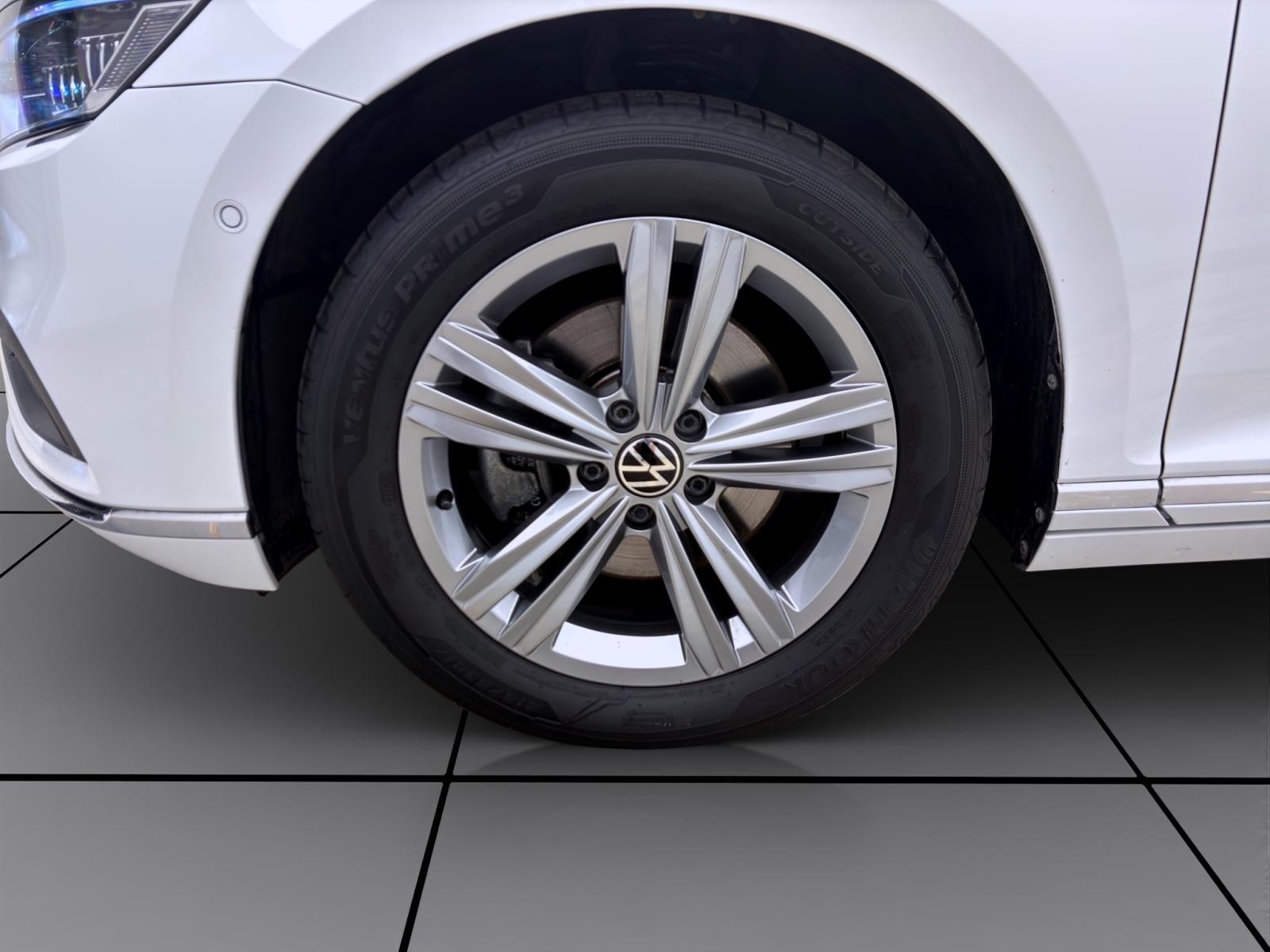 Volkswagen Passat Variant 2.0 TDI DSG ELEGANCE NAVI KAMERA ACC PDC