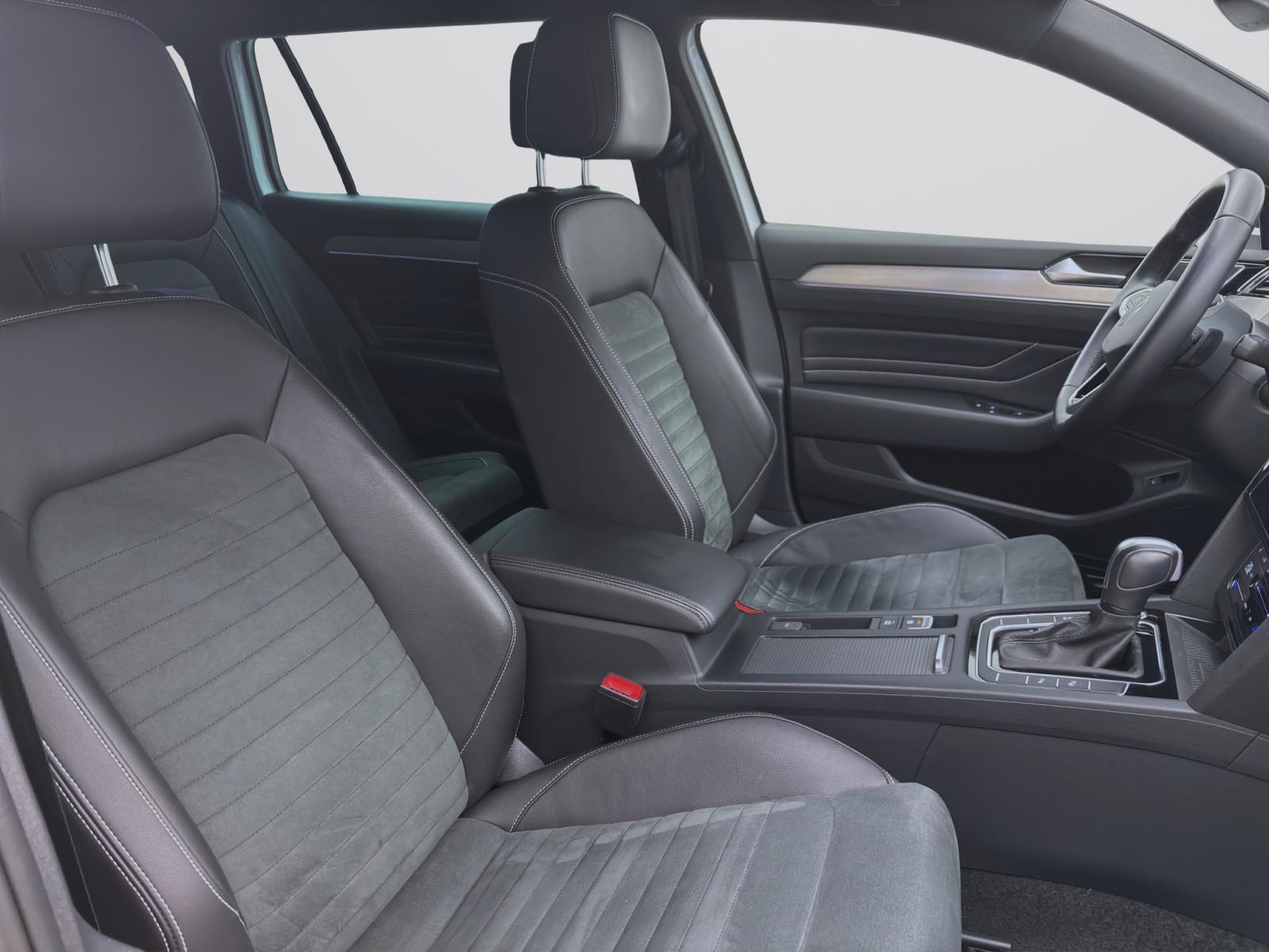 Volkswagen Passat Variant 2.0 TDI DSG ELEGANCE NAVI KAMERA ACC PDC
