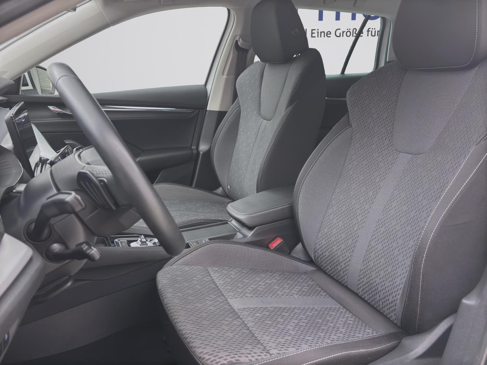 Bild 8: Skoda Octavia Combi 2.0 TDI DSG STYLE NAVI KLIMA PDC SITZHZG