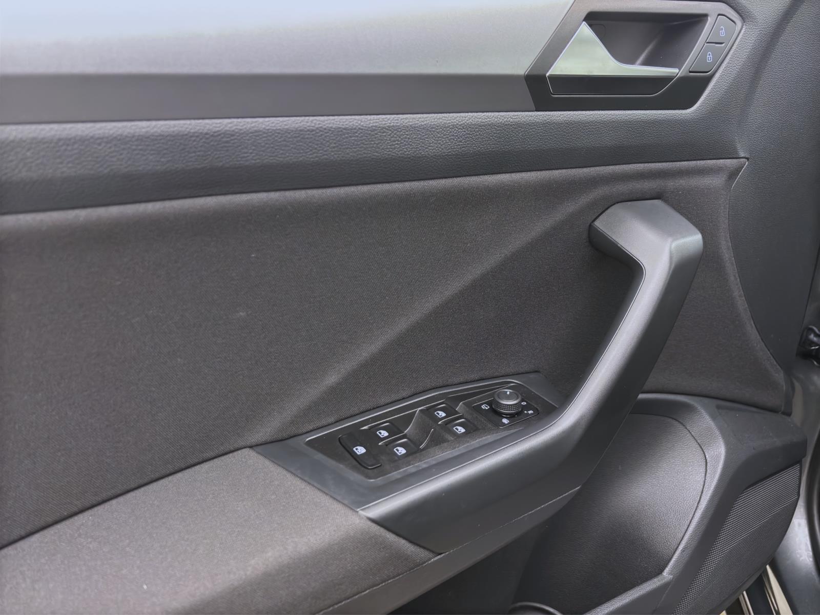 Volkswagen T-Roc 1.0 TSI LIFE NAVI D.COCKPIT PDC SITZHZG