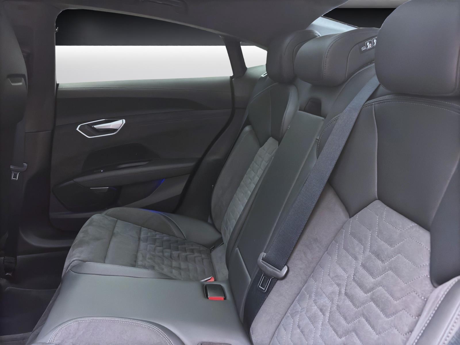 Bild 13: Audi e-tron GT Q PANO MATRIX LED+ B&O LM20