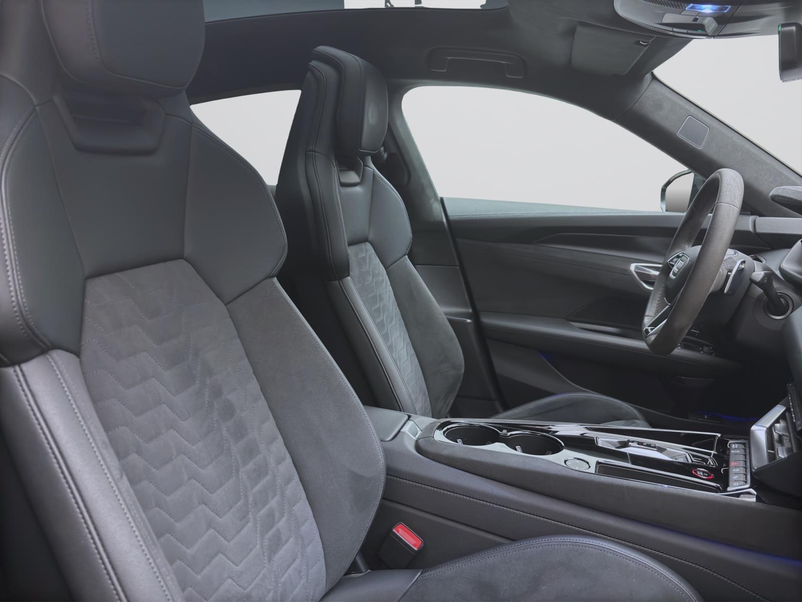 Bild 14: Audi e-tron GT Q PANO MATRIX LED+ B&O LM20
