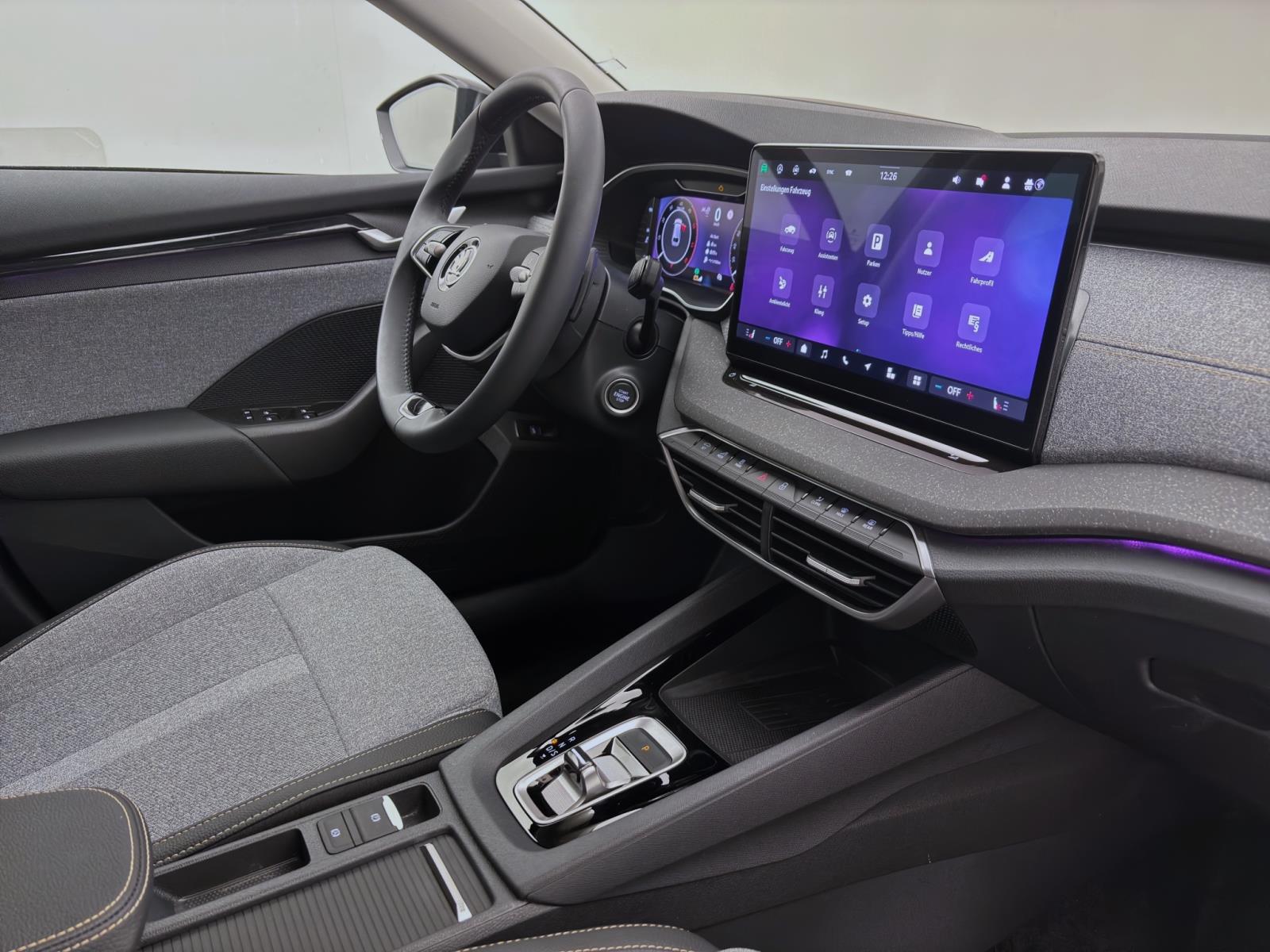 Skoda Octavia Combi 2.0 TDI DSG SELECTION NAVI KLIMA MATRIX HuD