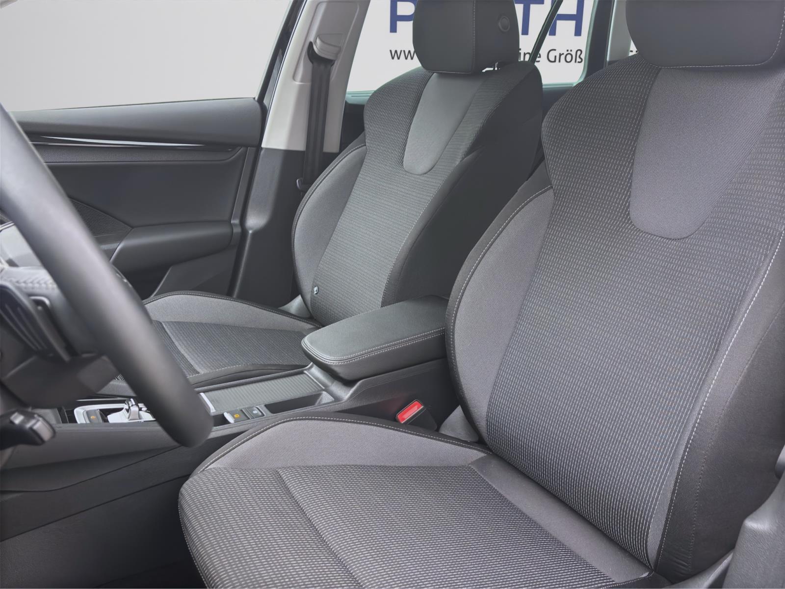 Skoda Octavia Combi 1.5 eTSI DSG SELECTION NAVI ACC PDC SITZHZG