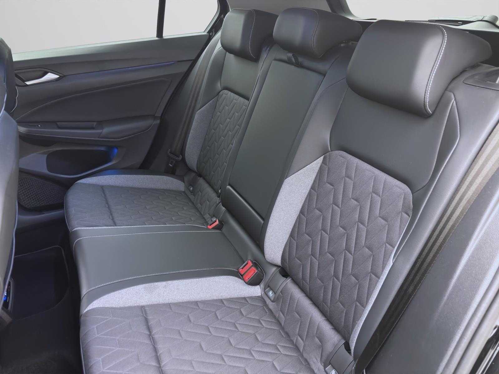 Volkswagen Golf 2.0 TDI DSG GOAL NAVI AHK KAMERA PDC