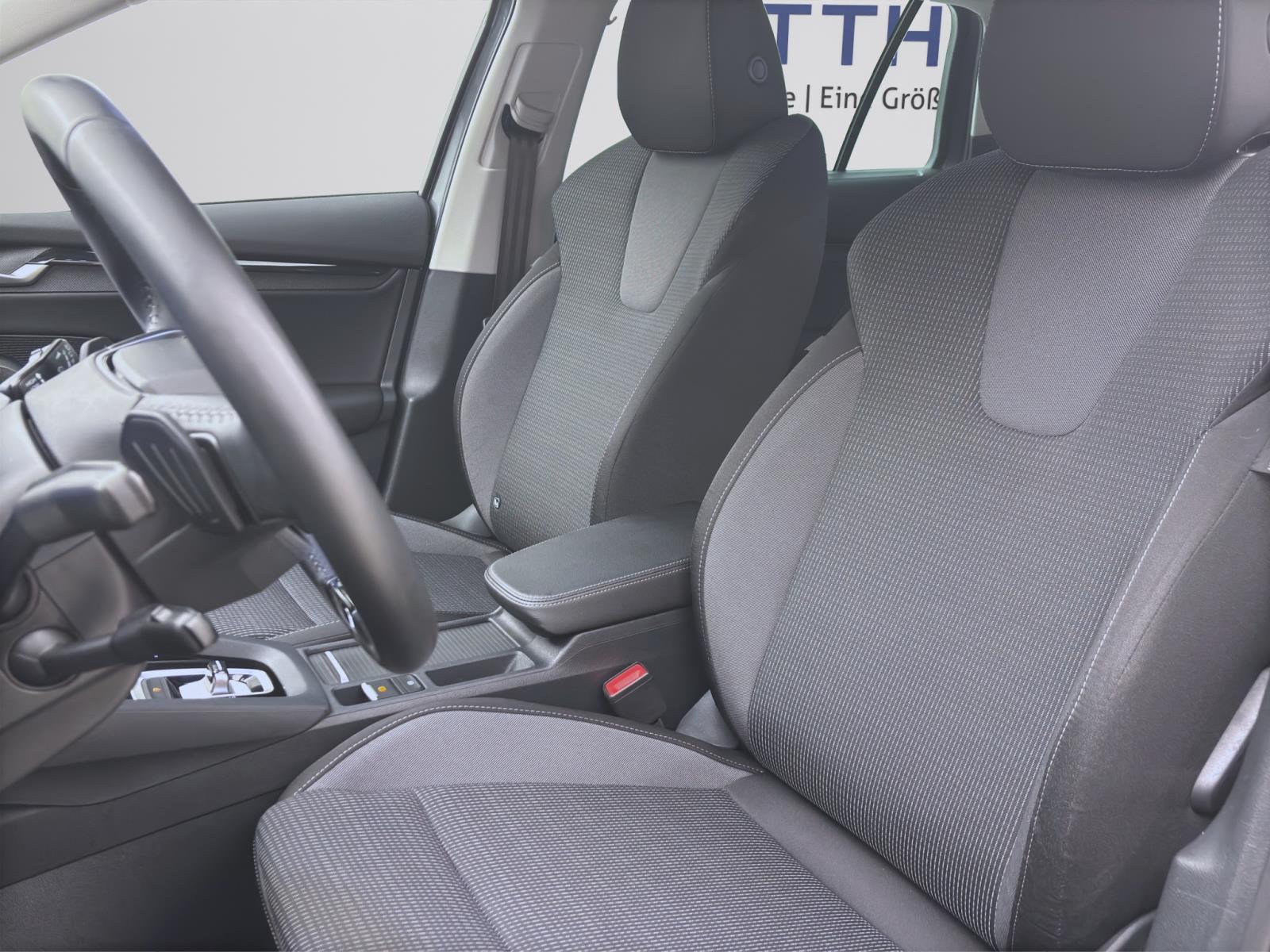 Skoda Octavia Combi 1.5 eTSI DSG SELECTION NAVI KLIMA PDC ACC