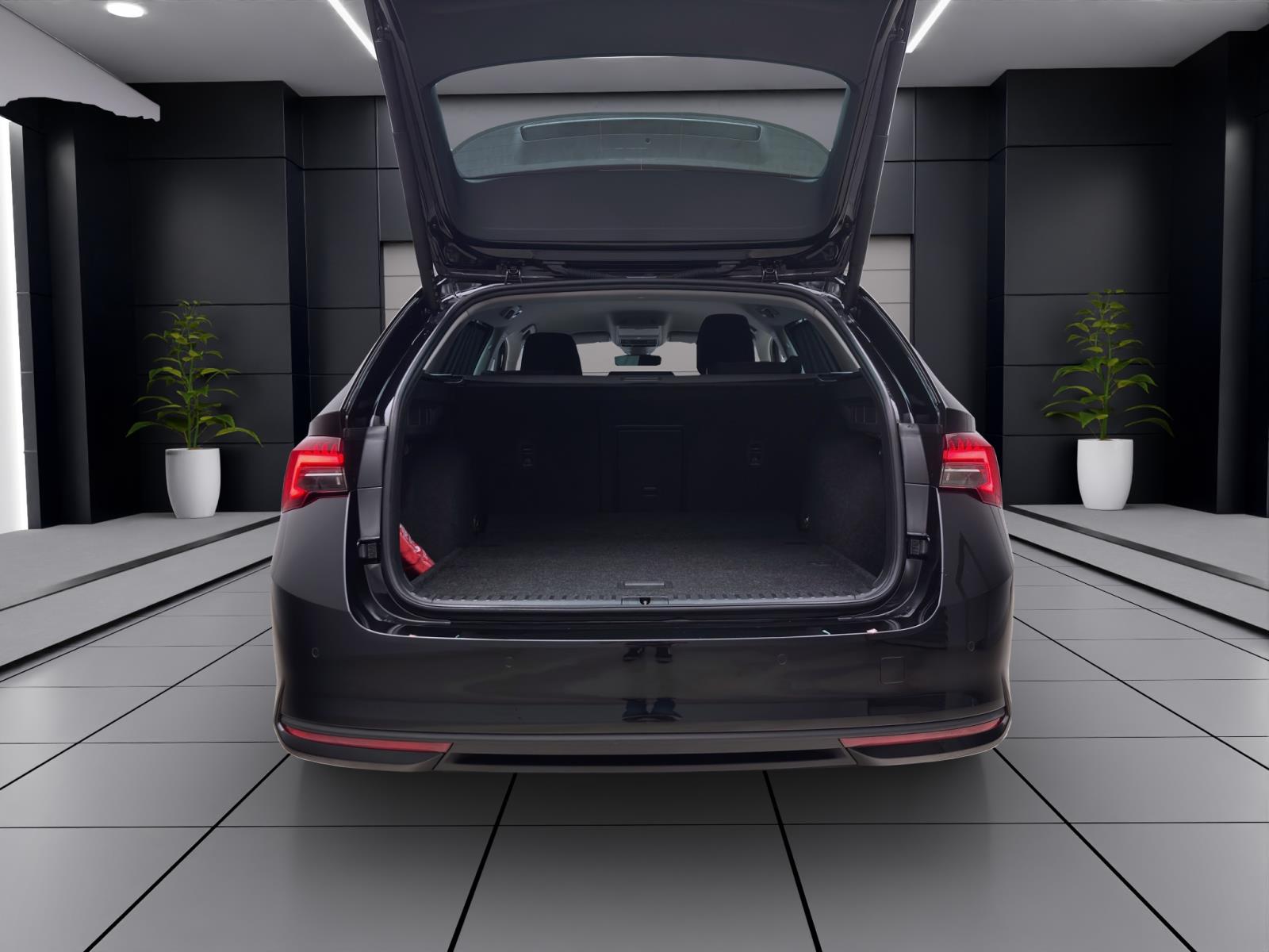 Skoda Octavia Combi 1.5 eTSI DSG SELECTION NAVI ACC SITZHZG KLIMA