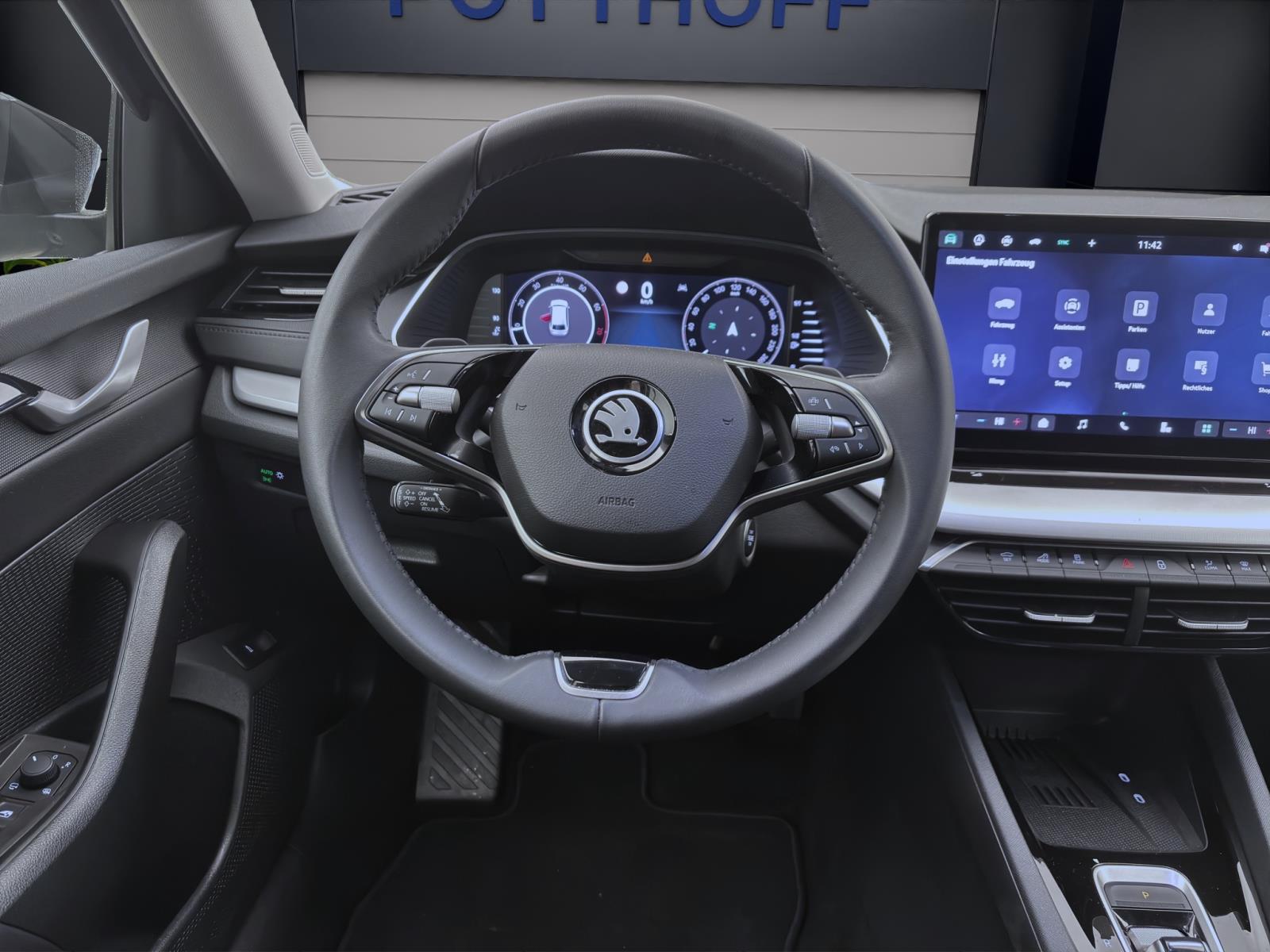 Skoda Octavia Combi 1.5 eTSI DSG SELECTION NAVI ACC SITZHZG KLIMA