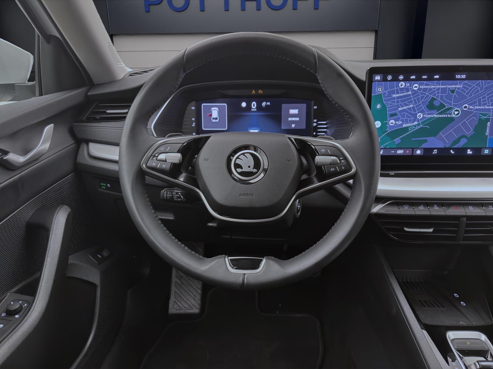 Skoda Octavia Combi 1.5 eTSI DSG SELECTION NAVI KLIMA PDC LED