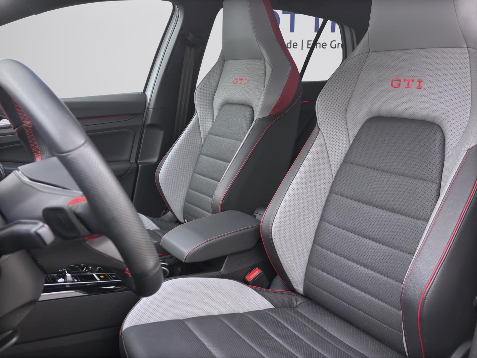 Volkswagen Golf GTI CLUBSPORT HuD LEDER PANO HARMAN