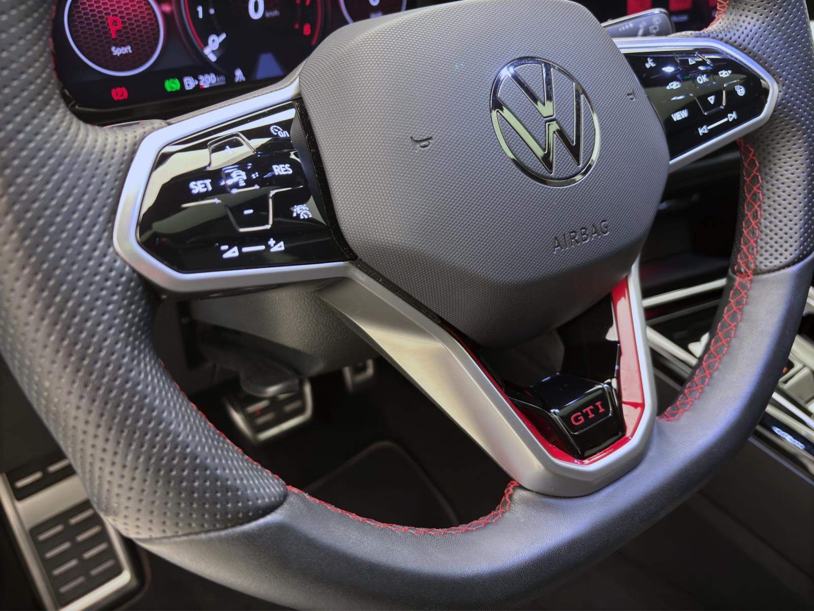 Volkswagen Golf GTI CLUBSPORT HuD LEDER PANO HARMAN