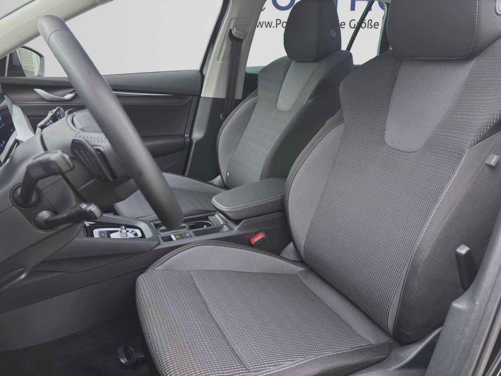 Skoda Octavia Combi 1.5 eTSI DSG SELECTION NAVI KLIMA PDC LED