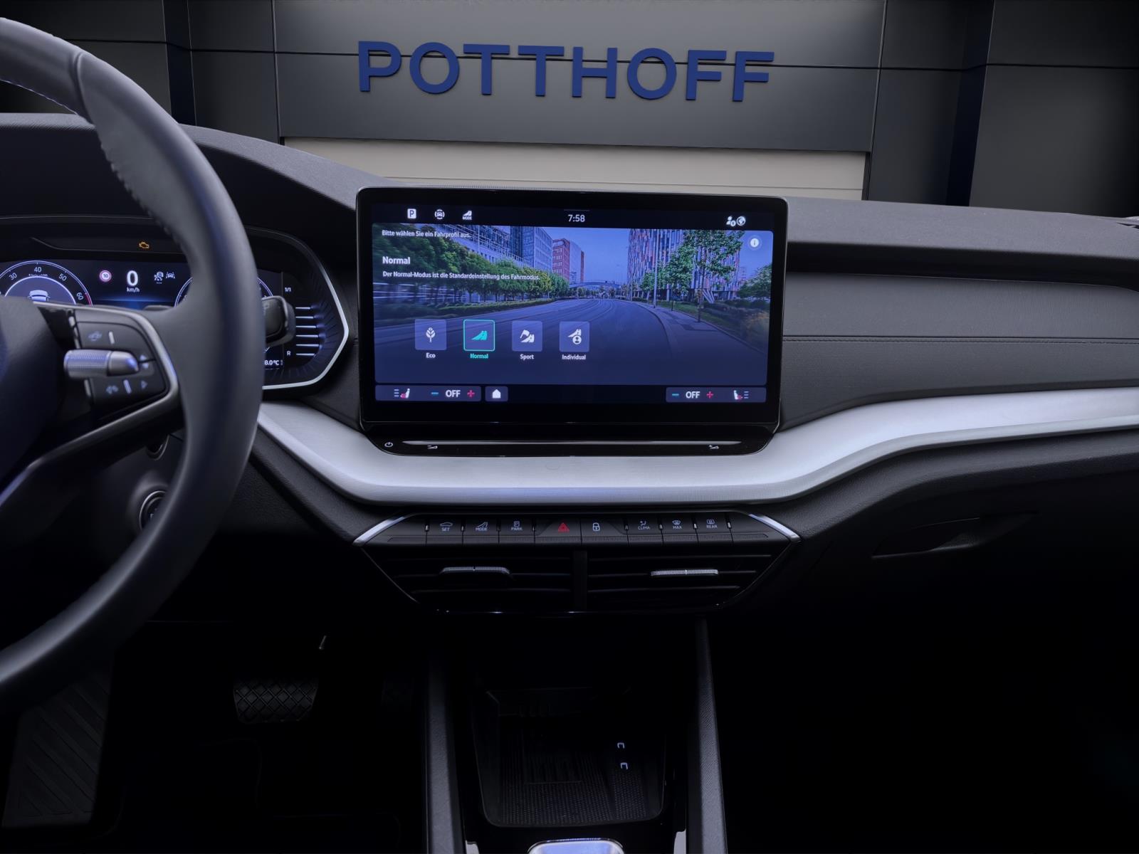 Skoda Octavia Combi 1.5 eTSI DSG SELECTION NAVI KLIMA PDC LED
