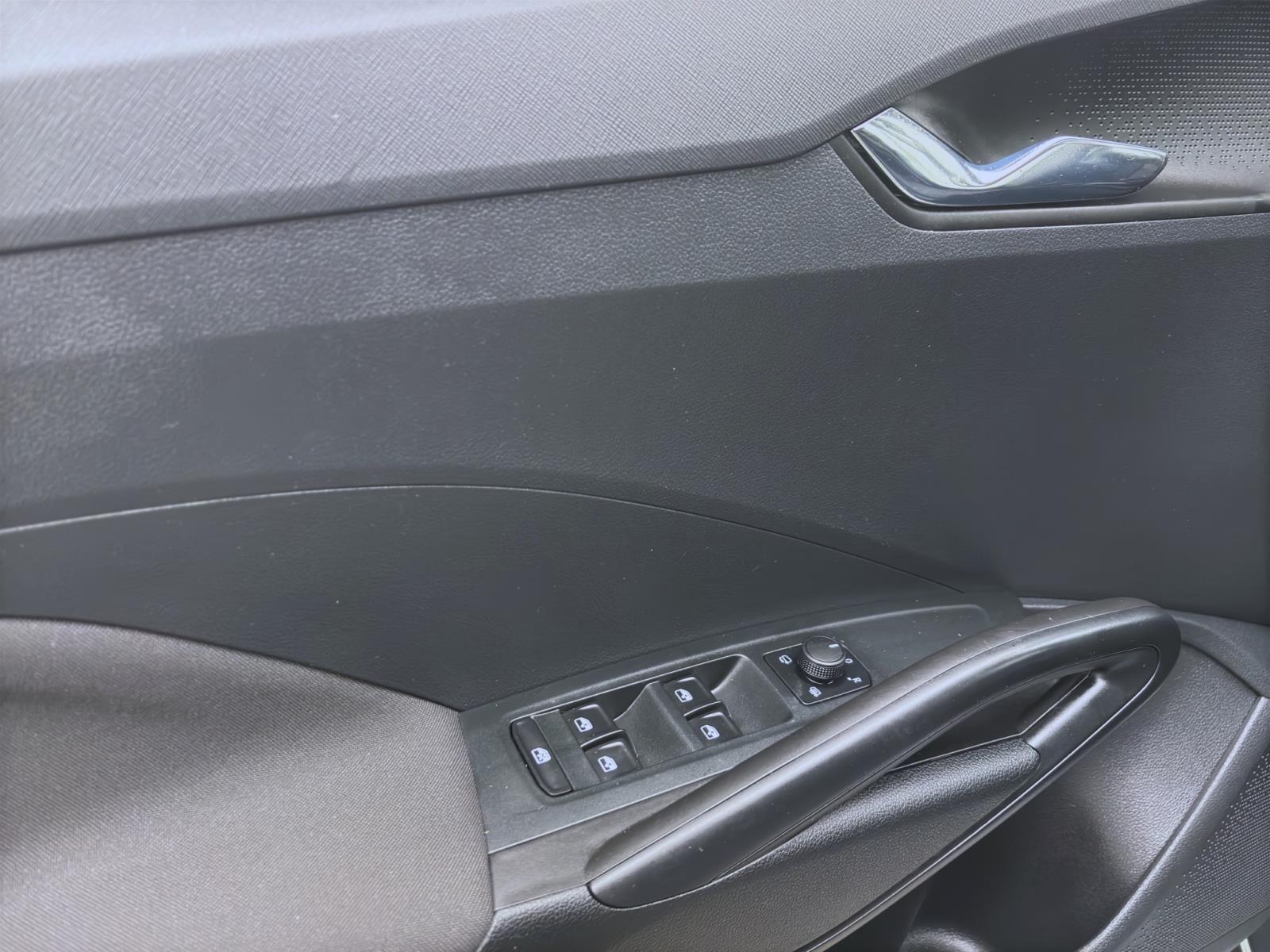 Skoda Fabia 1.0 TSI DSG SELECTION PANO NAVI SITZHZG ACC