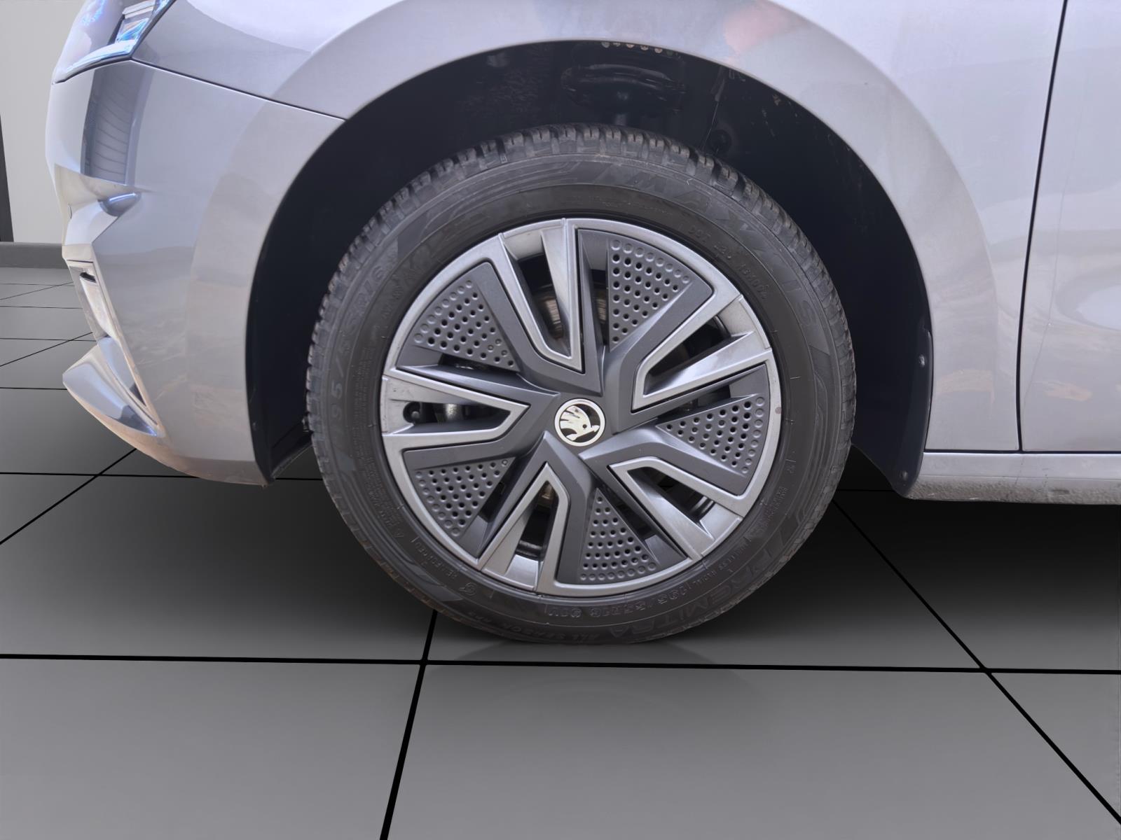 Skoda Fabia 1.0 TSI DSG SELECTION PANO NAVI LED SITZHZG
