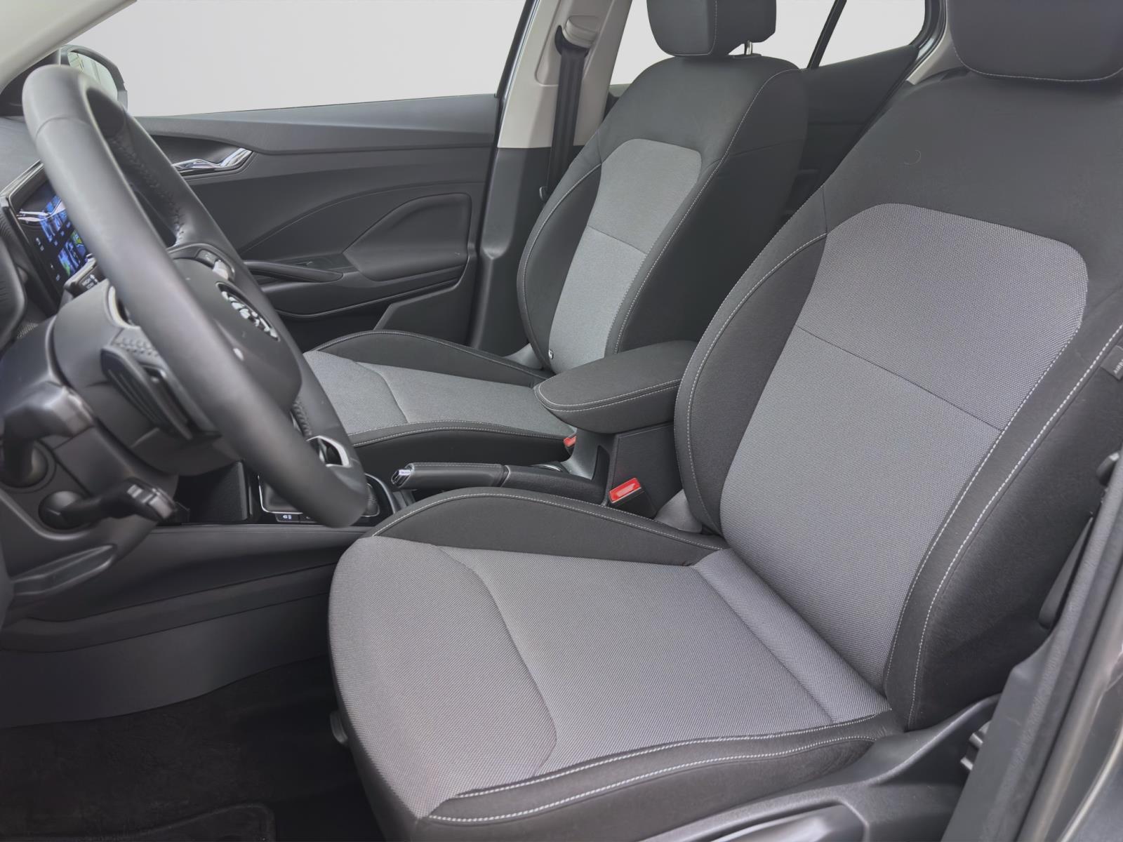 Skoda Fabia 1.0 TSI DSG SELECTION PANO NAVI SITZHZG ACC