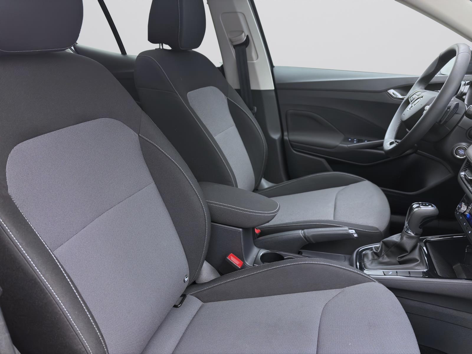 Skoda Fabia 1.0 TSI DSG SELECTION PANO NAVI SITZHZG ACC
