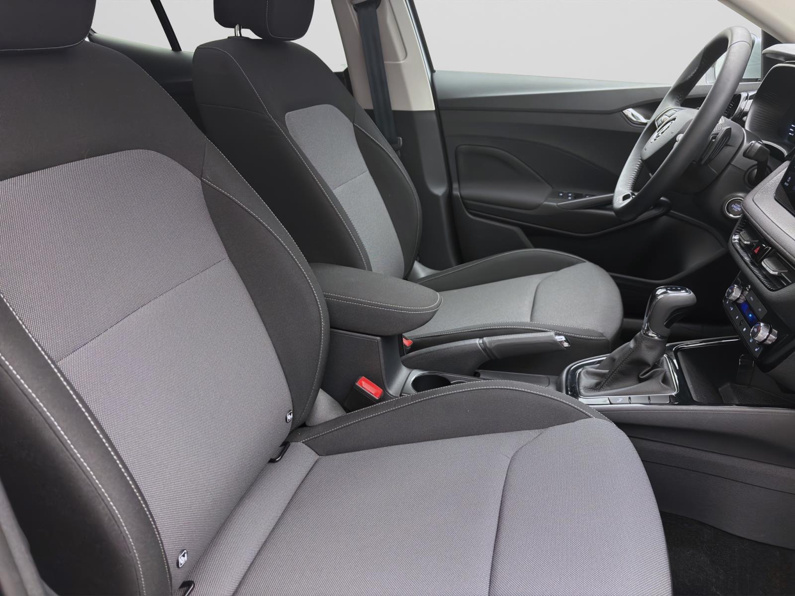 Skoda Fabia 1.0 TSI DSG SELECTION PANO NAVI SITZHZG ACC