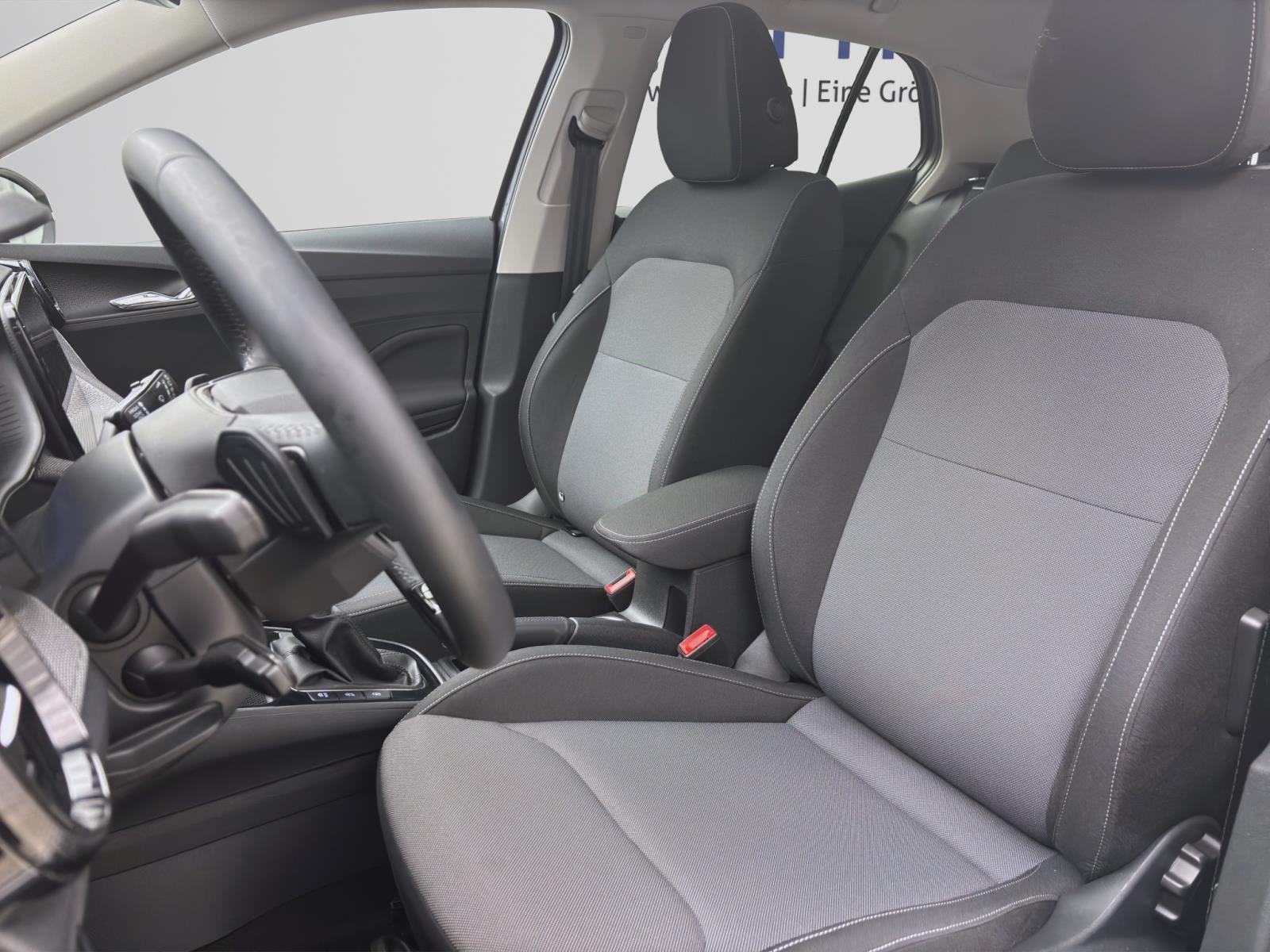 Skoda Fabia 1.0 TSI DSG SELECTION PANO NAVI SITZHZG ACC