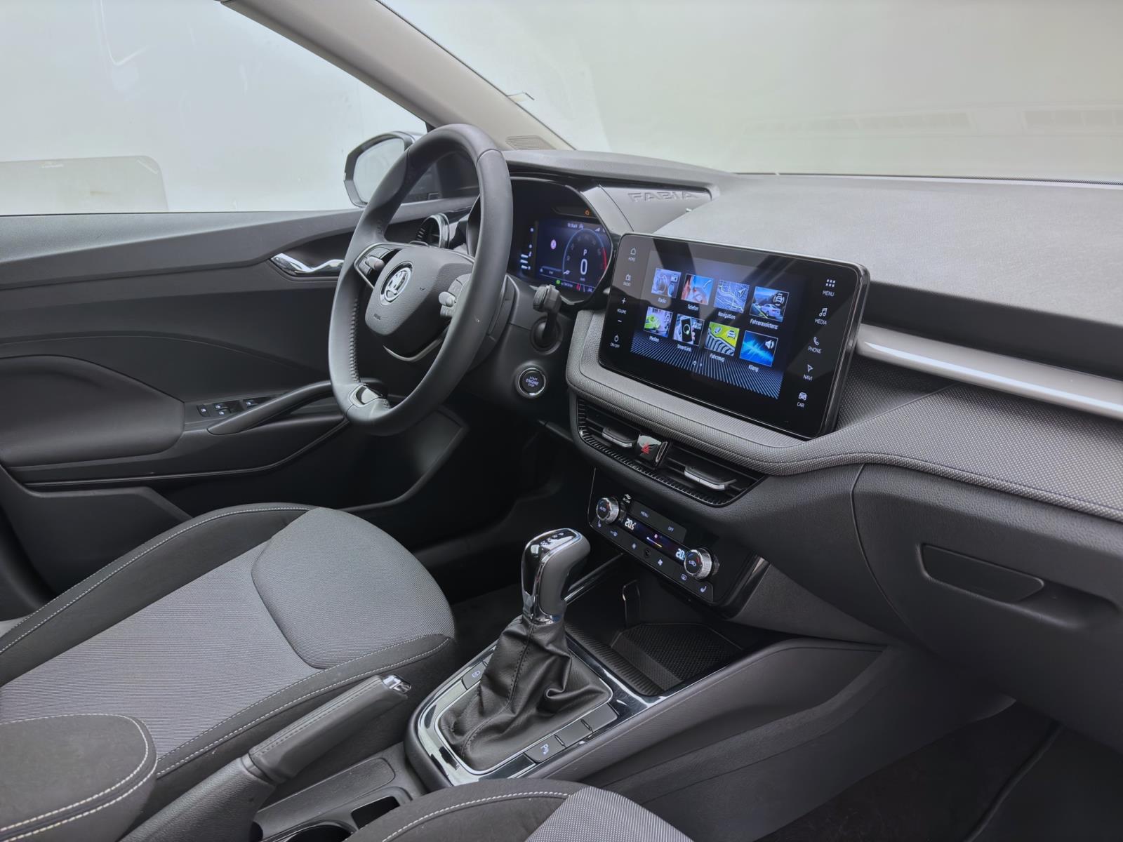 Skoda Fabia 1.0 TSI DSG SELECTION PANO NAVI SITZHZG ACC