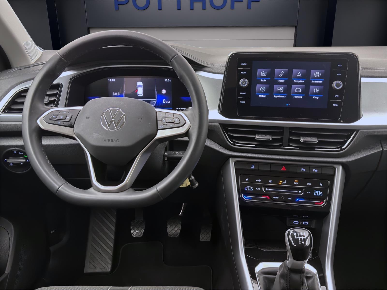 Volkswagen T-Roc 1.0 TSI LIFE NAVI D.COCKPIT PDC SITZHZG