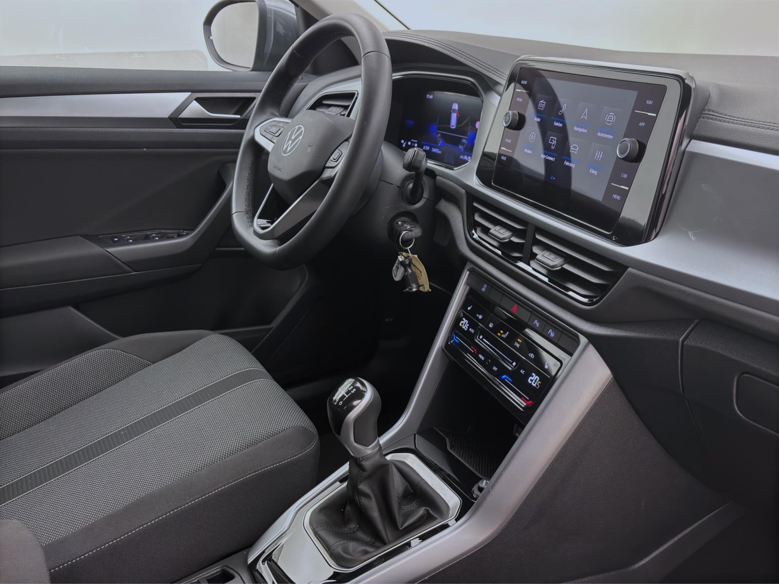 Volkswagen T-Roc 1.0 TSI LIFE NAVI D.COCKPIT PDC SITZHZG