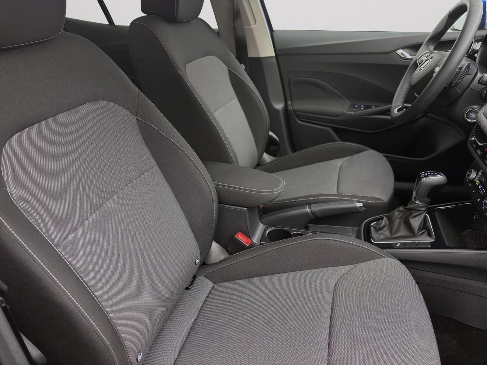 Skoda Fabia 1.0 TSI DSG SELECTION PANO NAVI SITZHZG ACC