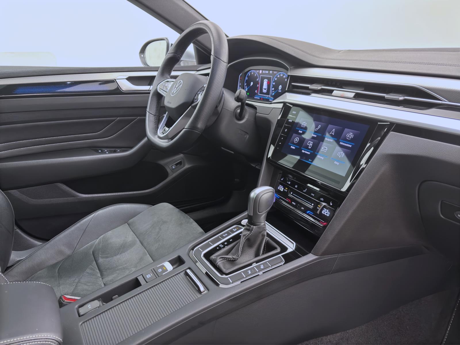 Volkswagen Arteon Shooting Brake 2.0 TSI DSG R-LINE PANO IQ.LIGHT KAMERA