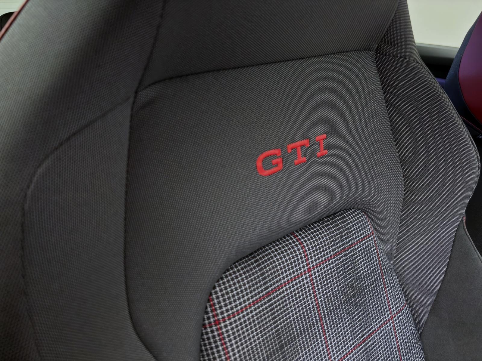 Volkswagen Golf GTI NAVI KAMERA HuD LM17 PDC