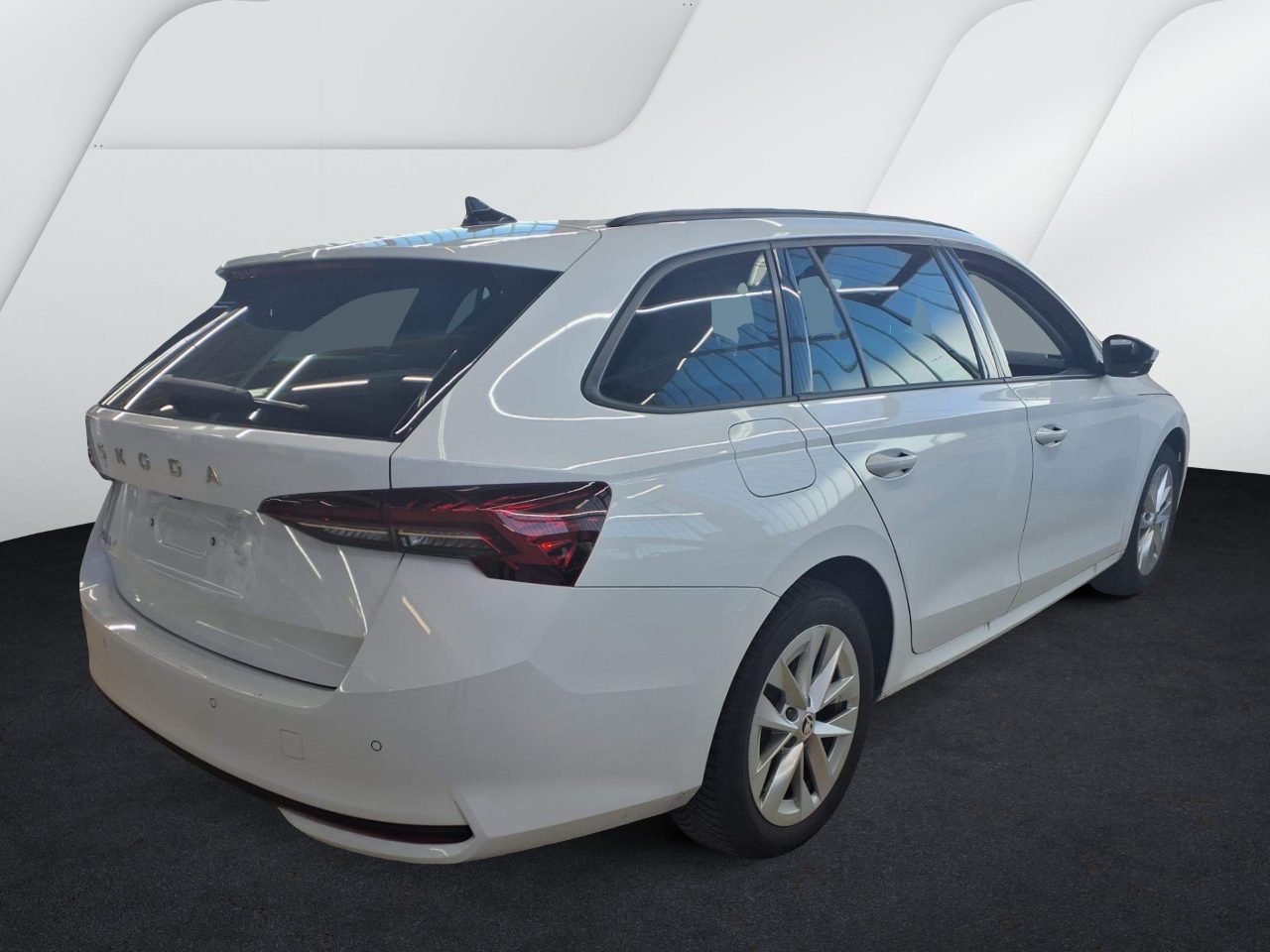 Skoda Octavia Combi 1.5 eTSI DSG SELECTION NAVI KLIMA PDC ACC