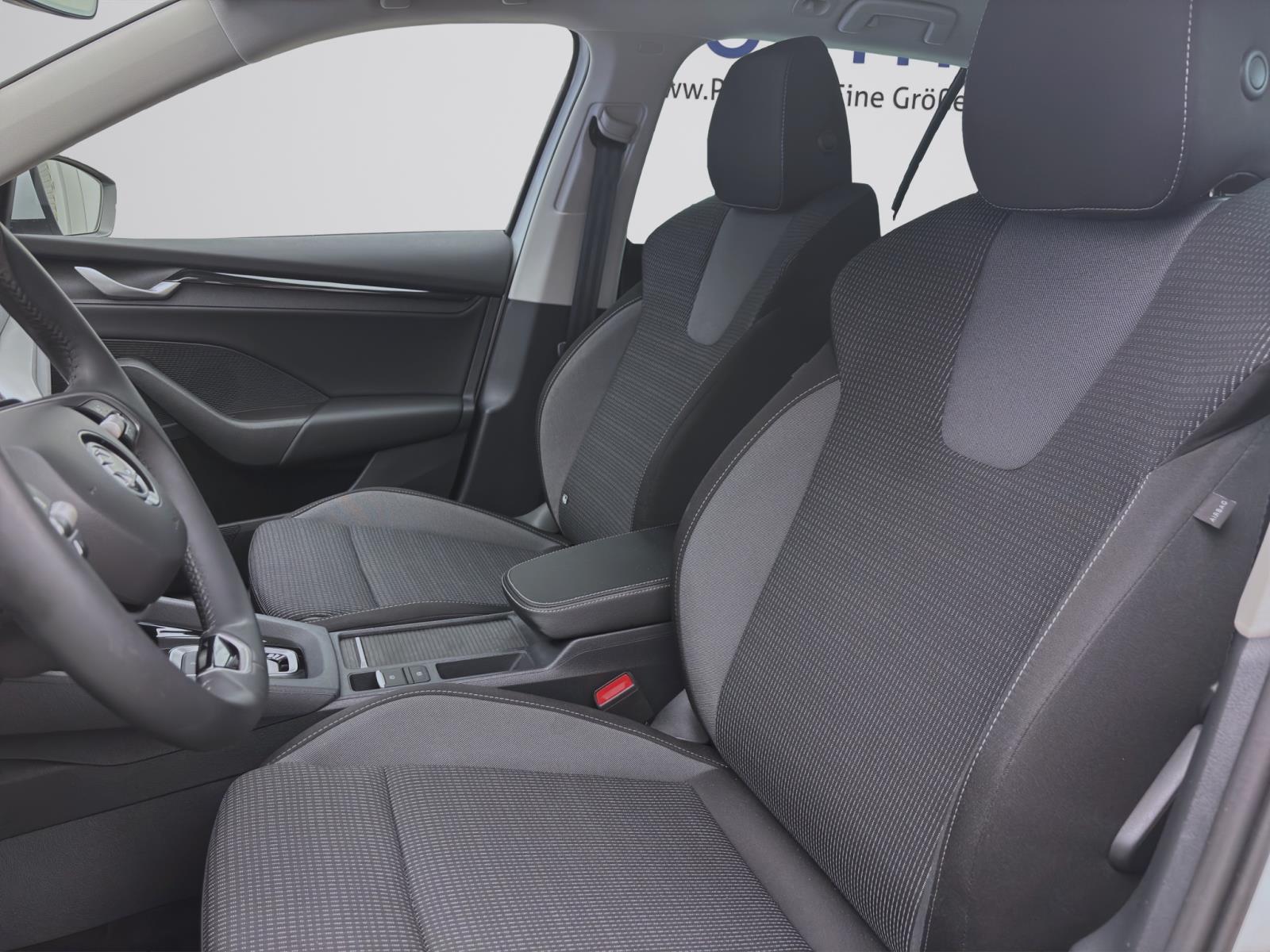 Skoda Octavia Combi 1.5 eTSI DSG SELECTION NAVI KLIMA PDC SITZHZG