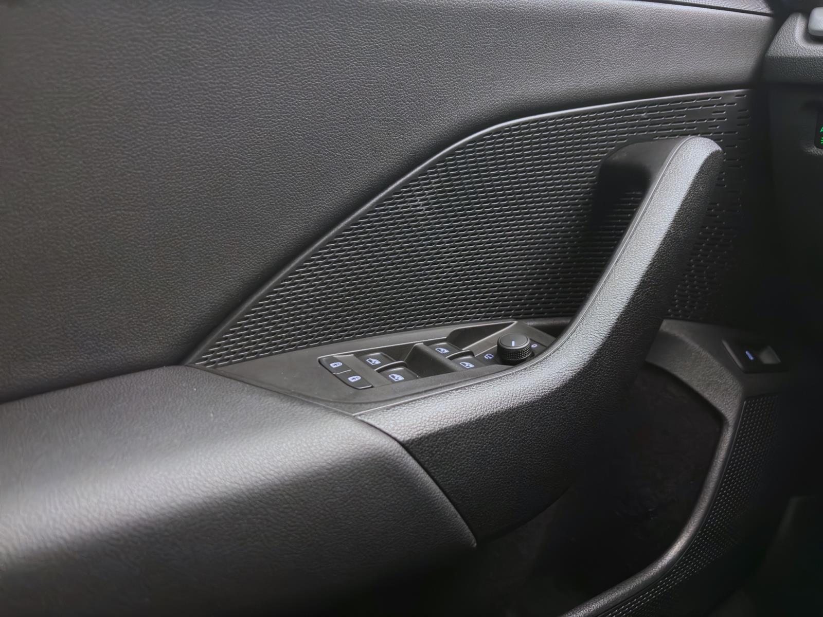 Skoda Octavia Combi 1.5 eTSI DSG SELECTION NAVI KLIMA PDC SITZHZG