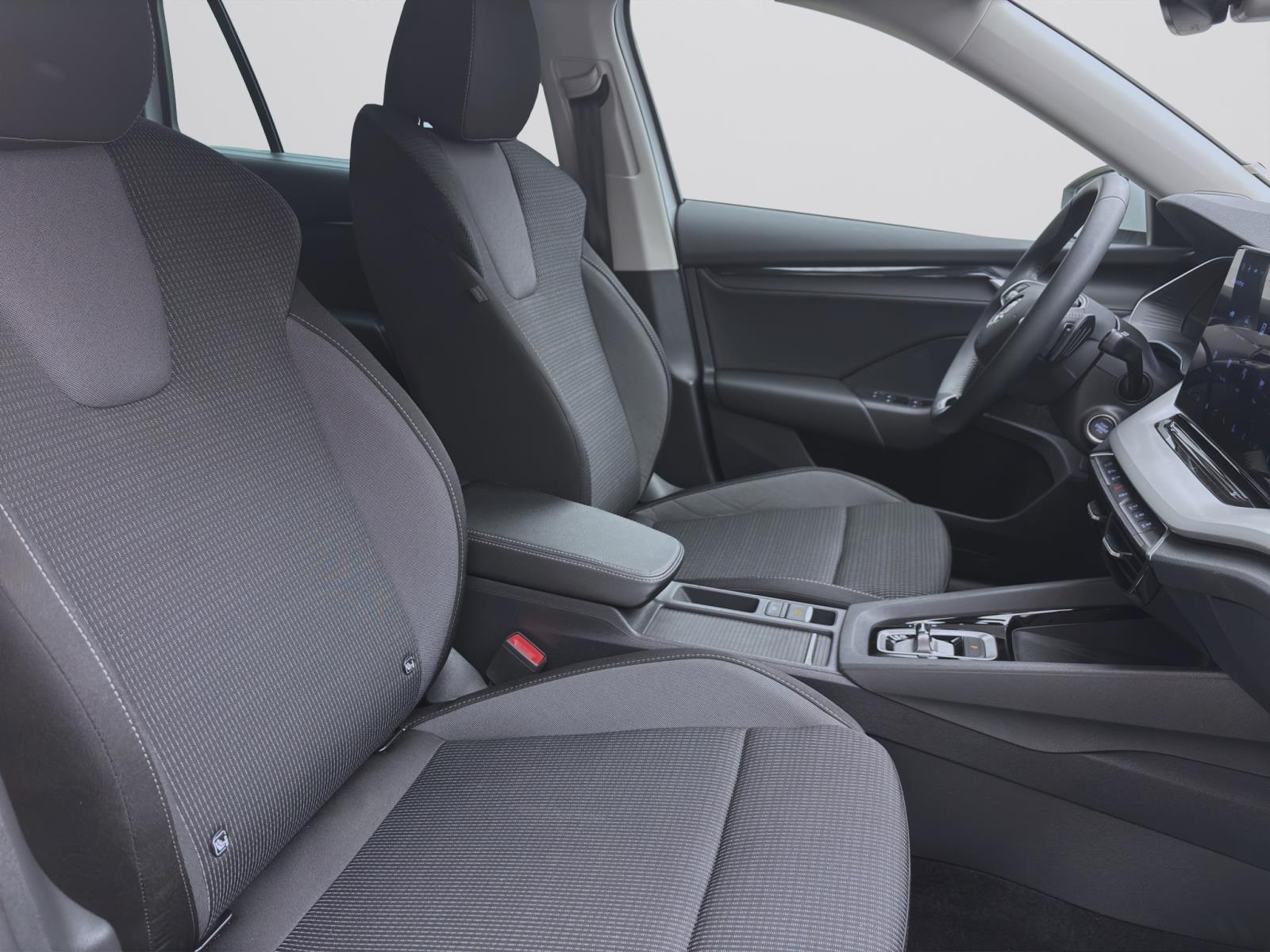 Skoda Octavia Combi 1.5 eTSI DSG SELECTION NAVI KLIMA PDC SITZHZG