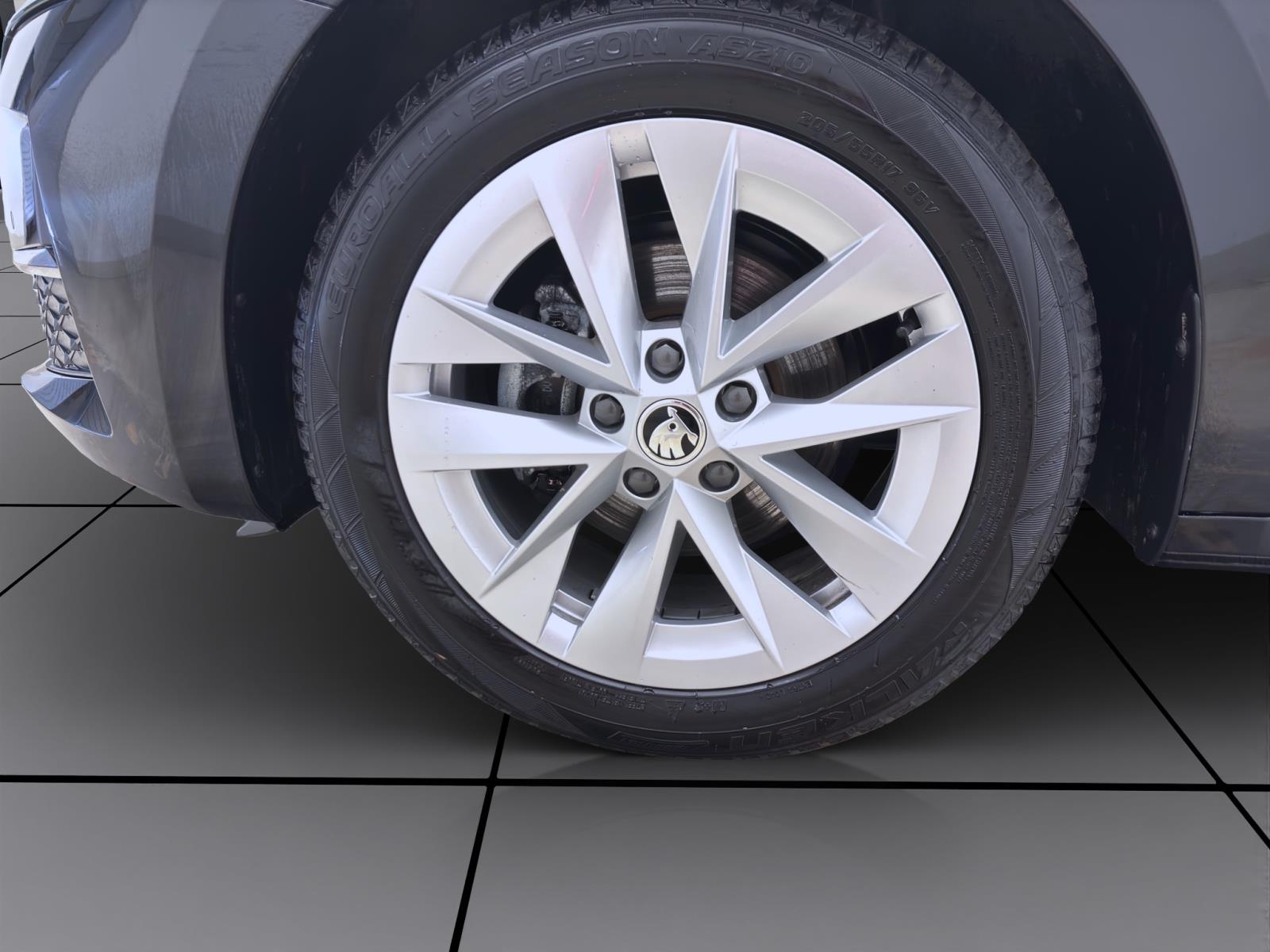 Skoda Octavia Combi 1.5 eTSI DSG SELECTION NAVI KLIMA PDC