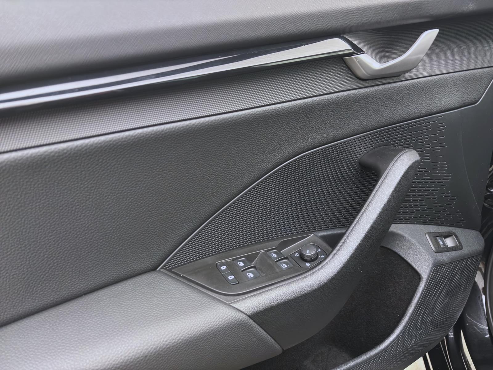 Skoda Octavia Combi 1.5 eTSI DSG SELECTION NAVI KLIMA PDC