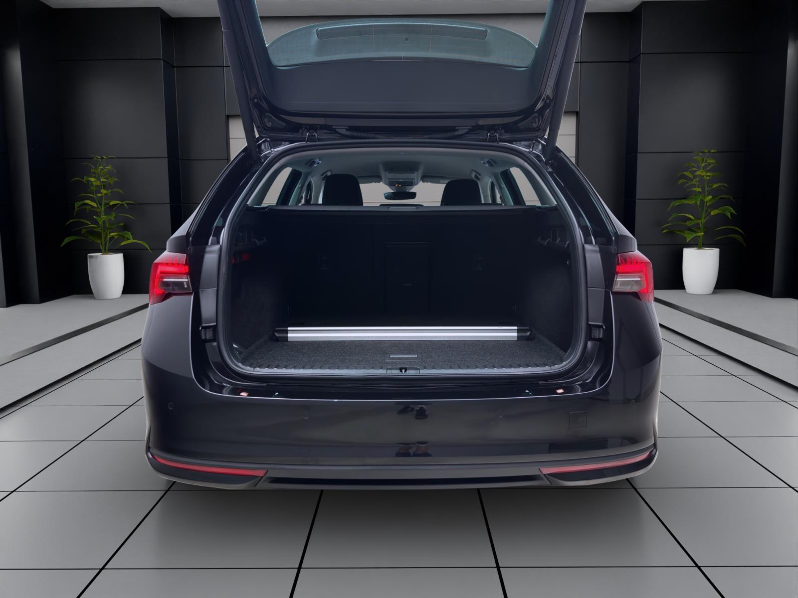 Skoda Octavia Combi 1.5 eTSI DSG SELECTION NAVI KLIMA SITZHZG