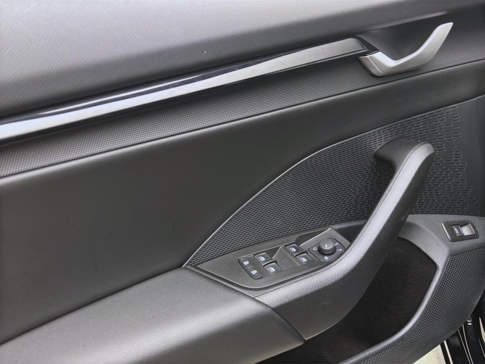 Skoda Octavia Combi 1.5 eTSI DSG SELECTION NAVI KLIMA SITZHZG
