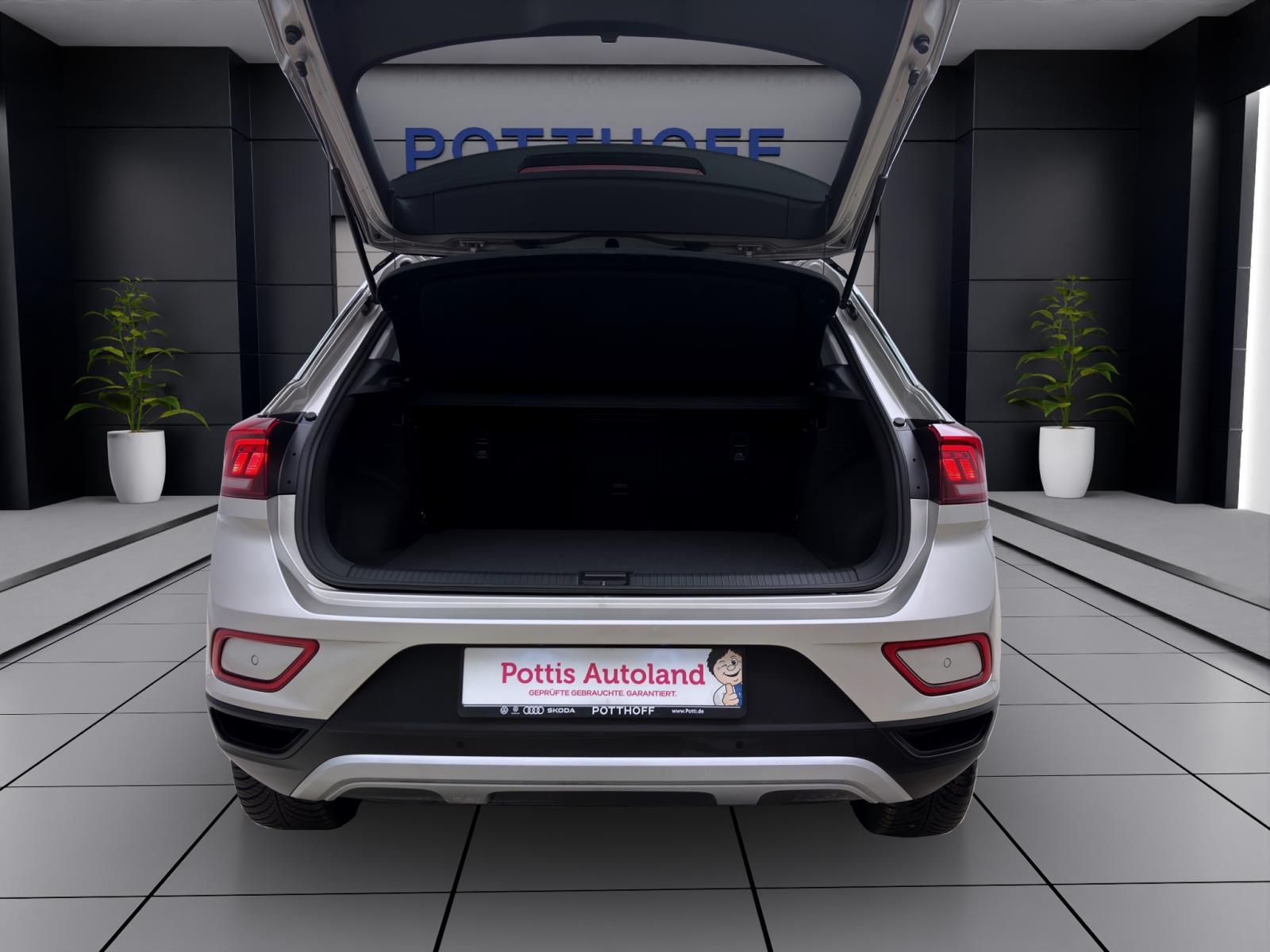 Bild 3: Volkswagen T-Roc 1.5 TSI DSG MOVE NAVI KLIMA PDC SITZHZG