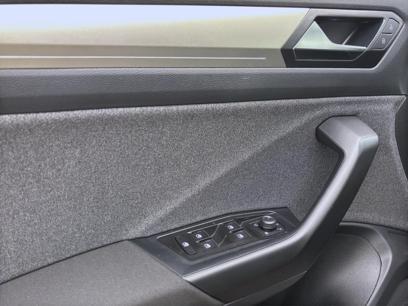 Bild 9: Volkswagen T-Roc 1.5 TSI DSG MOVE NAVI KLIMA PDC SITZHZG