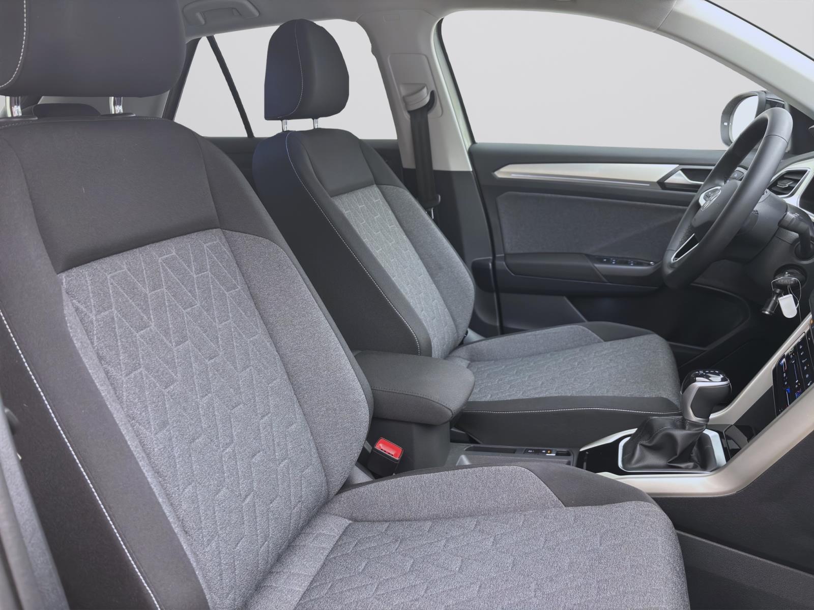 Bild 14: Volkswagen T-Roc 1.5 TSI DSG MOVE NAVI KLIMA PDC SITZHZG