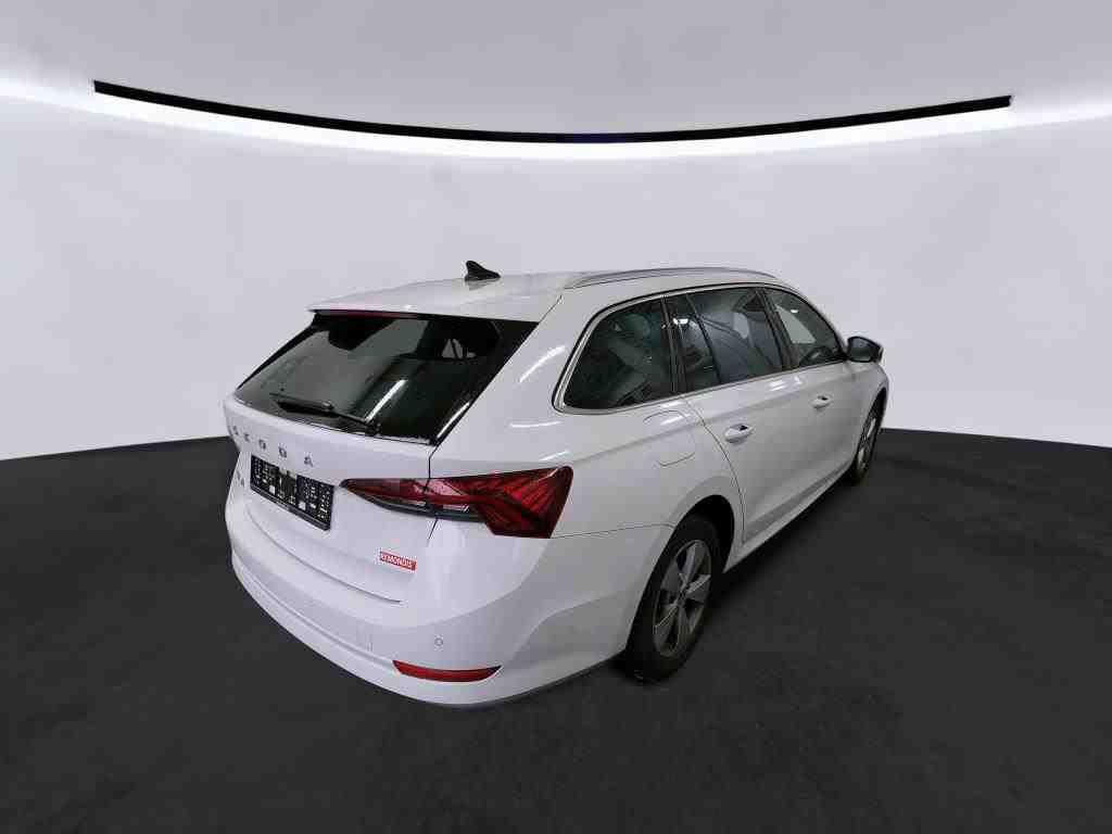 Skoda Octavia Combi 2.0 TDI STYLE NAVI AHK PDC ACC