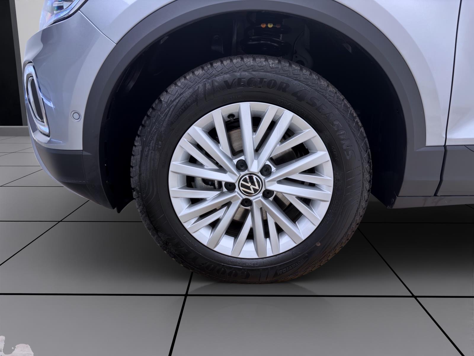 Volkswagen T-Roc 1.5 TSI DSG LIFE NAVI KAMERA ACC PDC