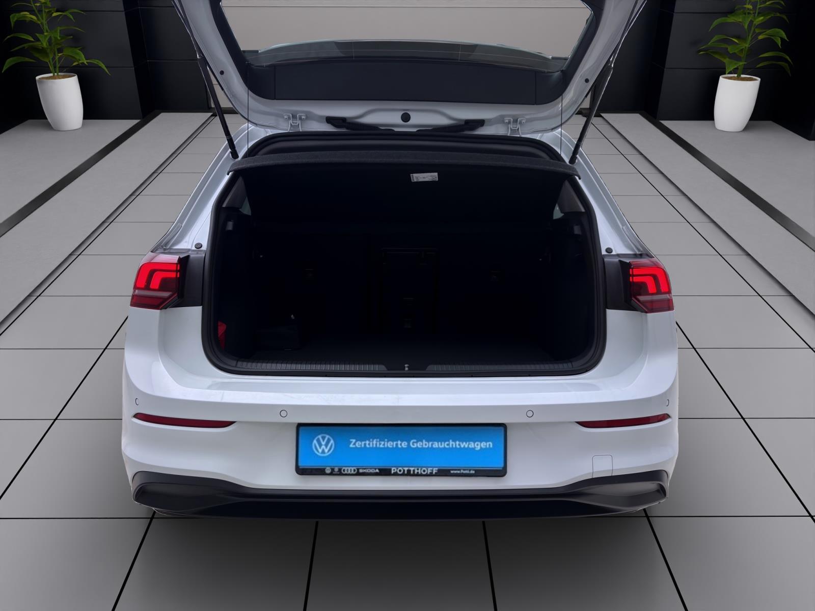 Volkswagen Golf 1.5 TSI LIFE KLIMA SITZHZG PDC LED