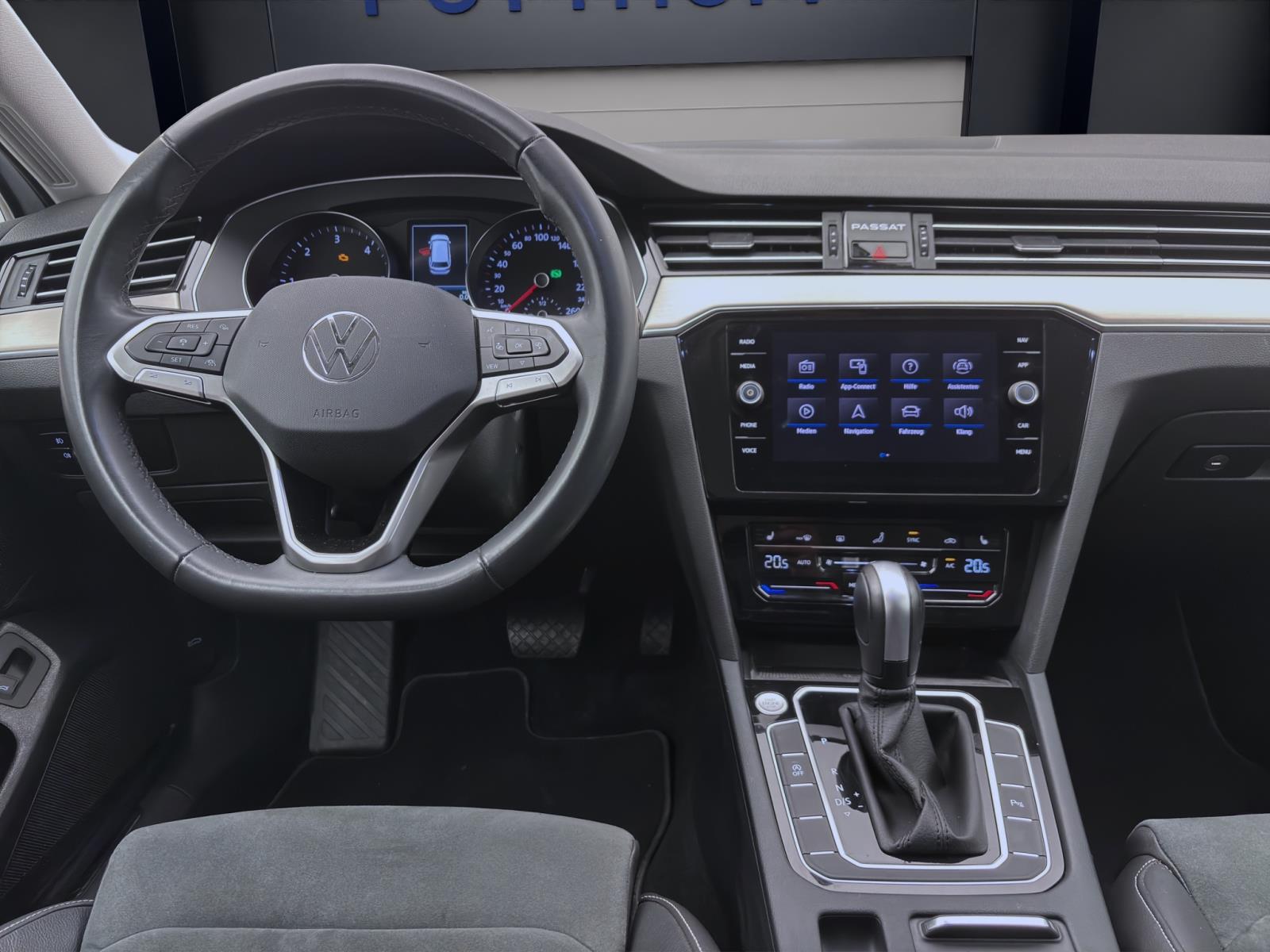 Volkswagen Passat Variant 2.0 TDI DSG ELEGANCE STDHZG NAVI KAMERA KLIMA