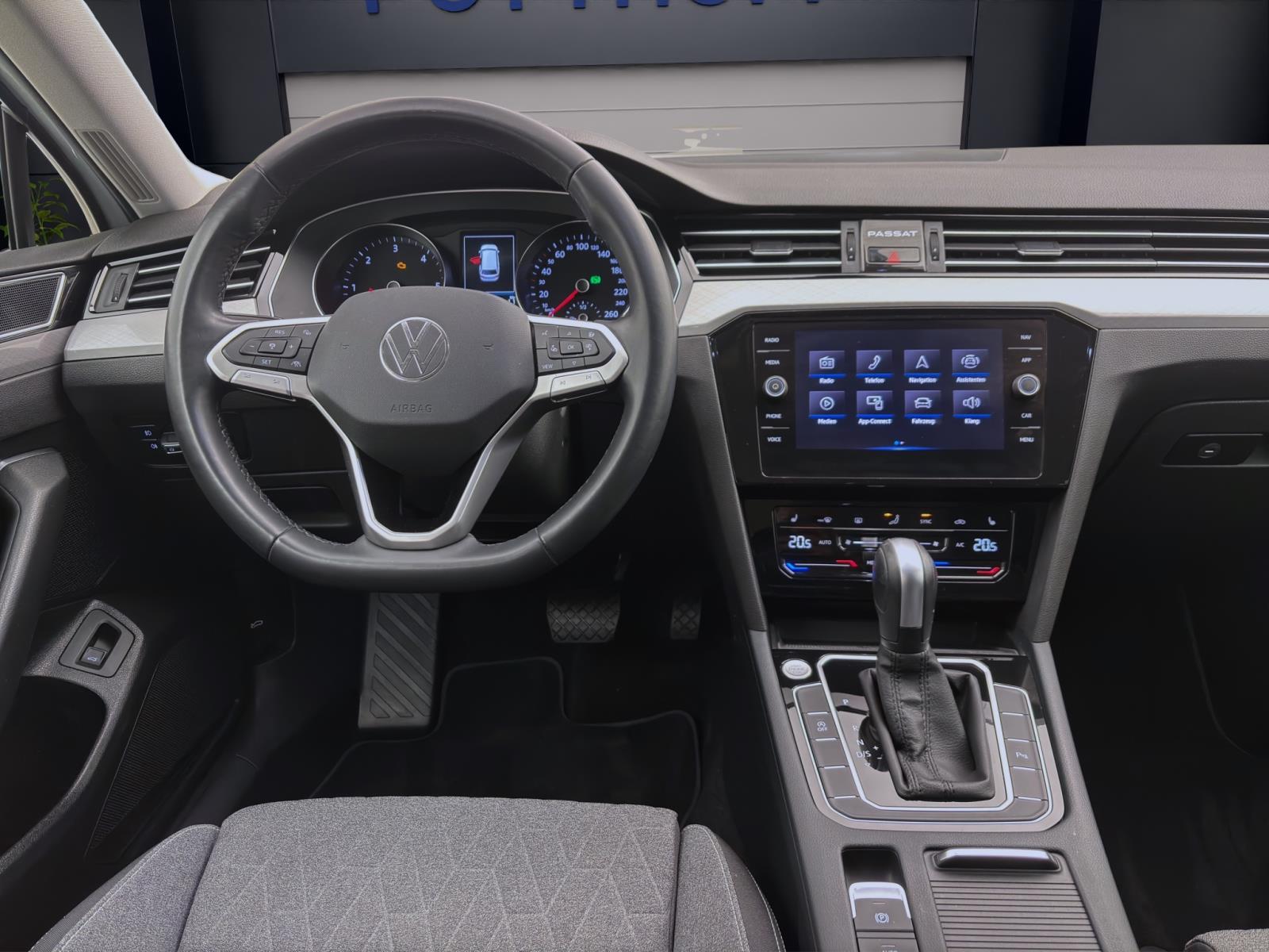 Volkswagen Passat Variant 2.0 TDI DSG BUSINESS NAVI KAMERA PDC